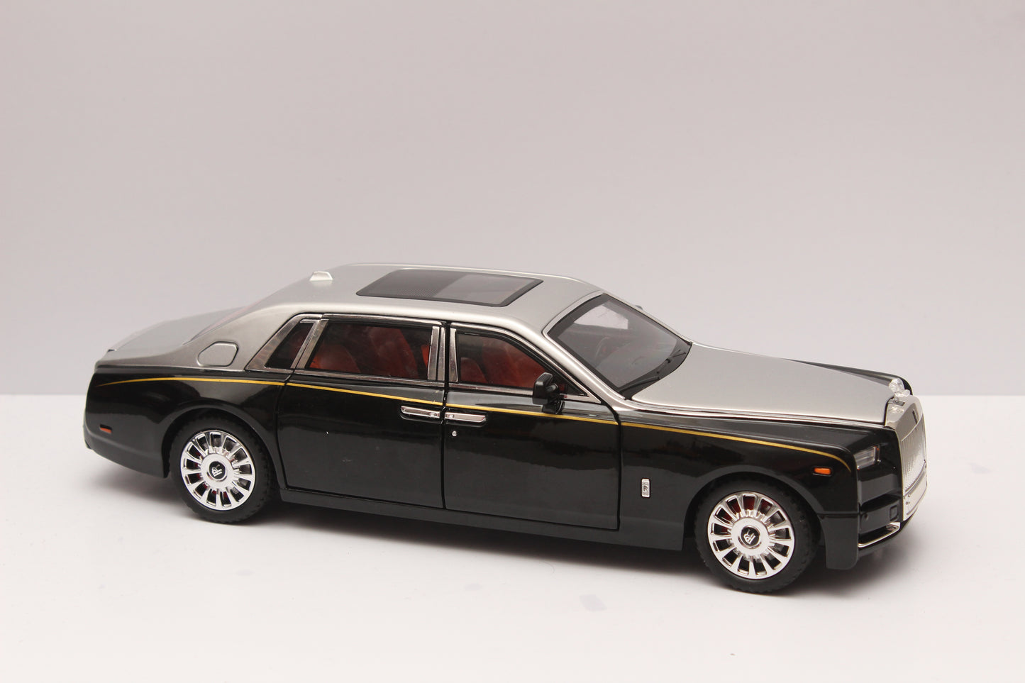 1:18 Rolls-Royce Diecast Premium Quality - Kunju Vandi