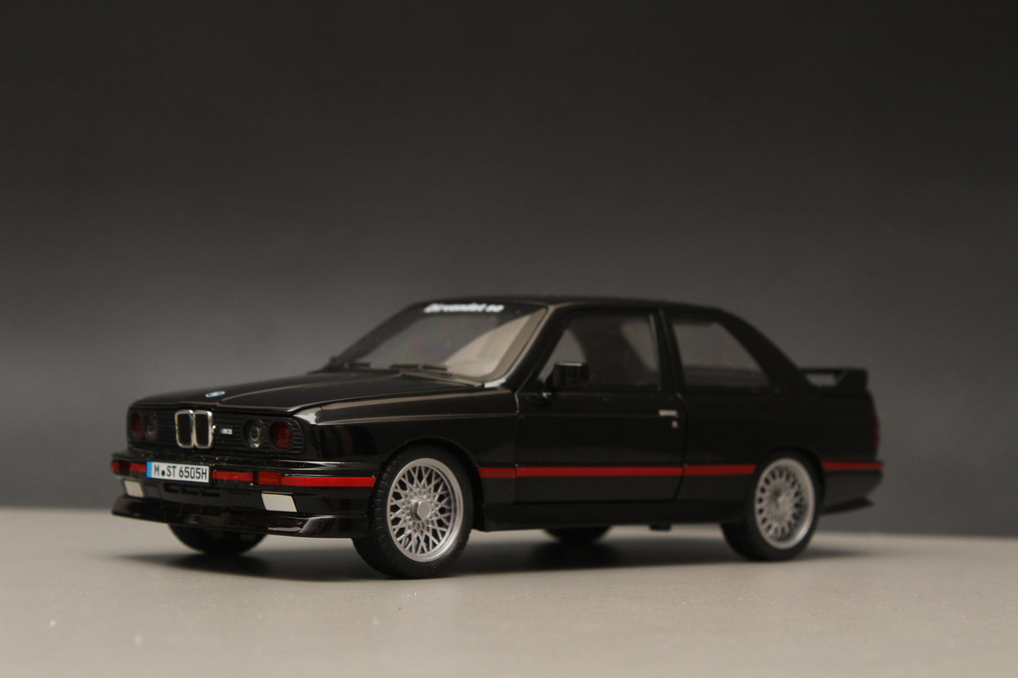 1:24 BMW E30 M3 High Quality Diecast (Black) - Kunju Vandi