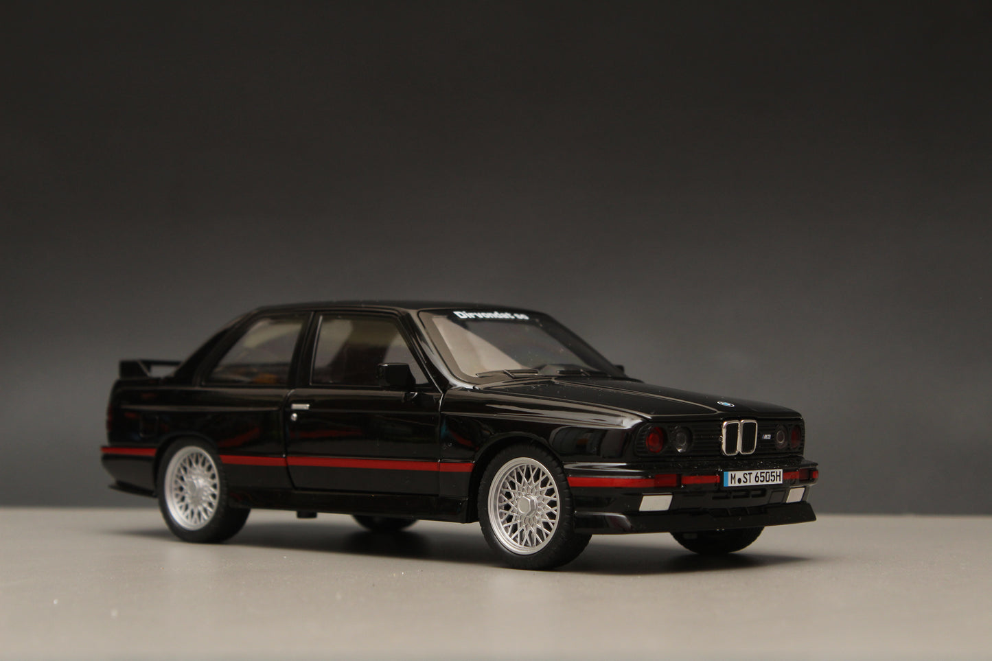 1:24 BMW E30 M3 High Quality Diecast (Black) - Kunju Vandi