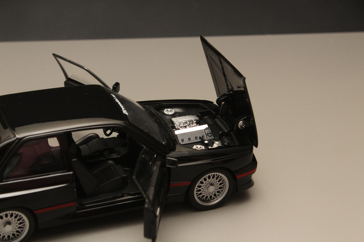1:24 BMW E30 M3 High Quality Diecast (Black) - Kunju Vandi