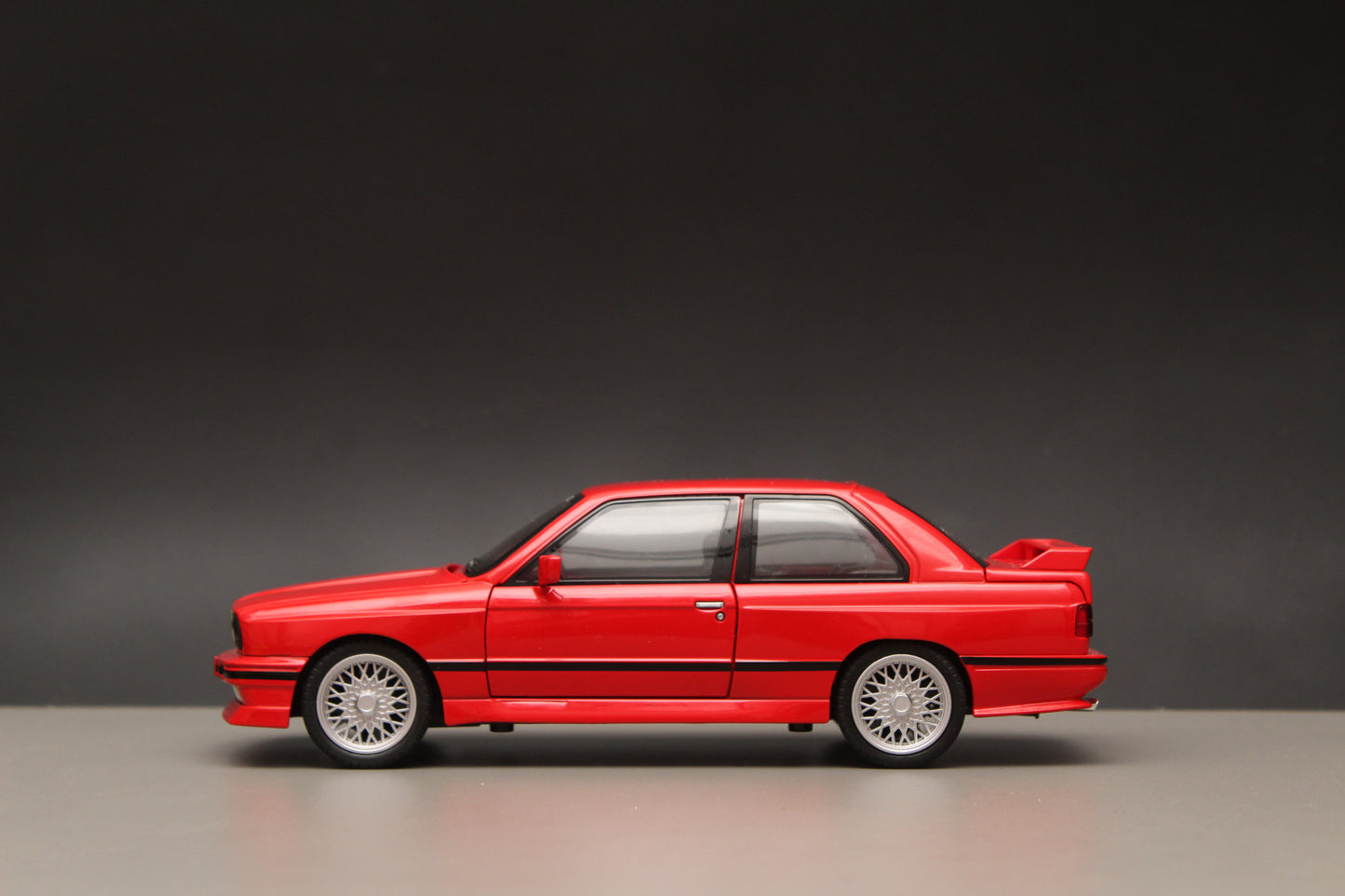 1:24 BMW E30 M3 High Quality Diecast (Red) - Kunju Vandi