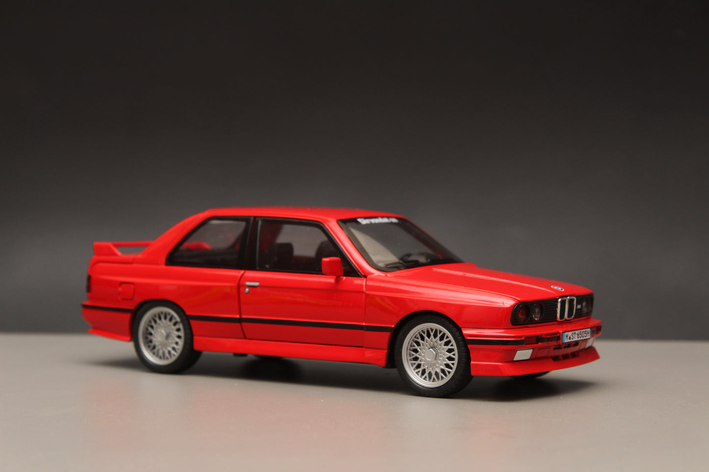 1:24 BMW E30 M3 High Quality Diecast (Red) - Kunju Vandi