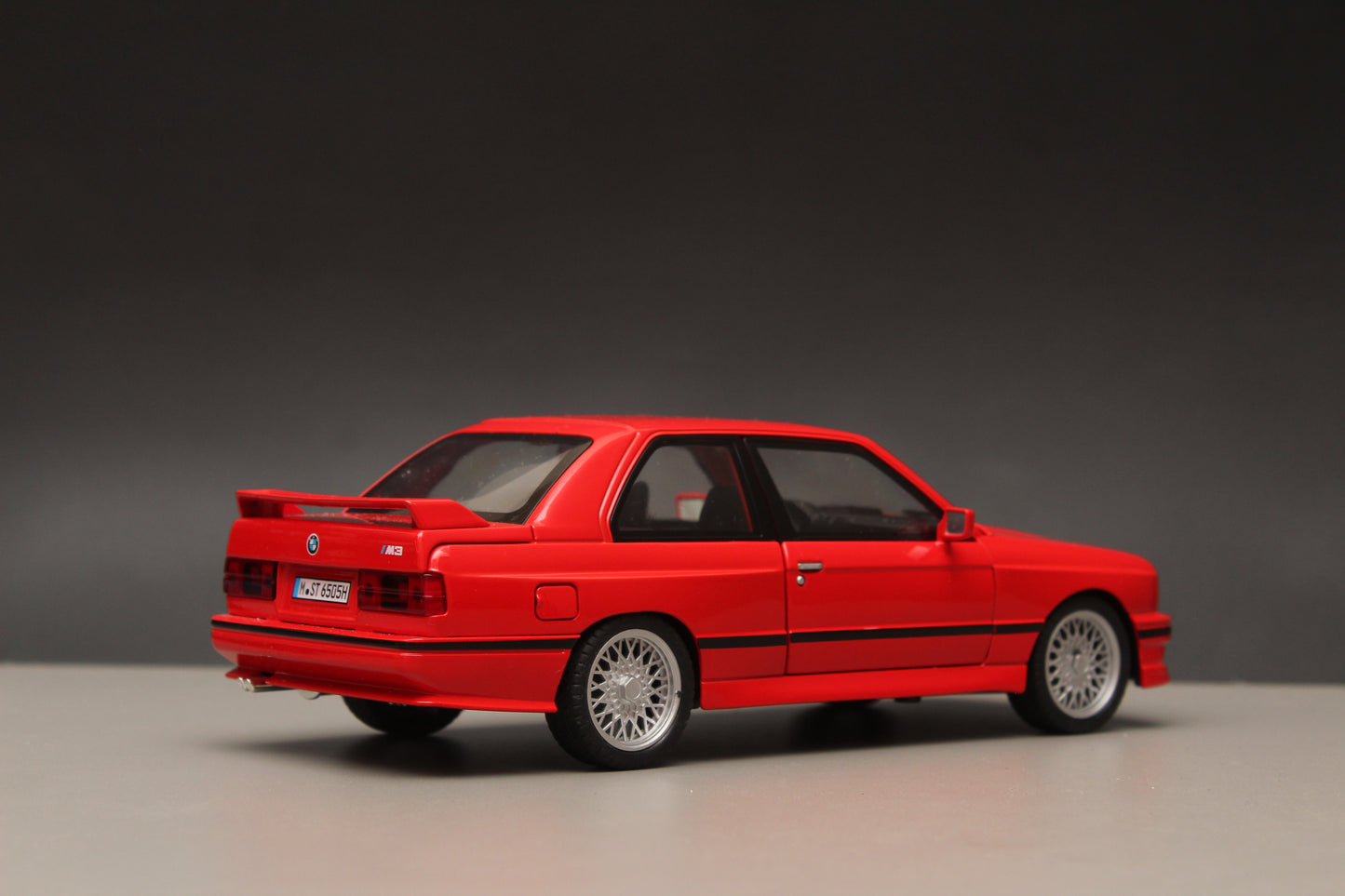 1:24 BMW E30 M3 High Quality Diecast (Red) - Kunju Vandi