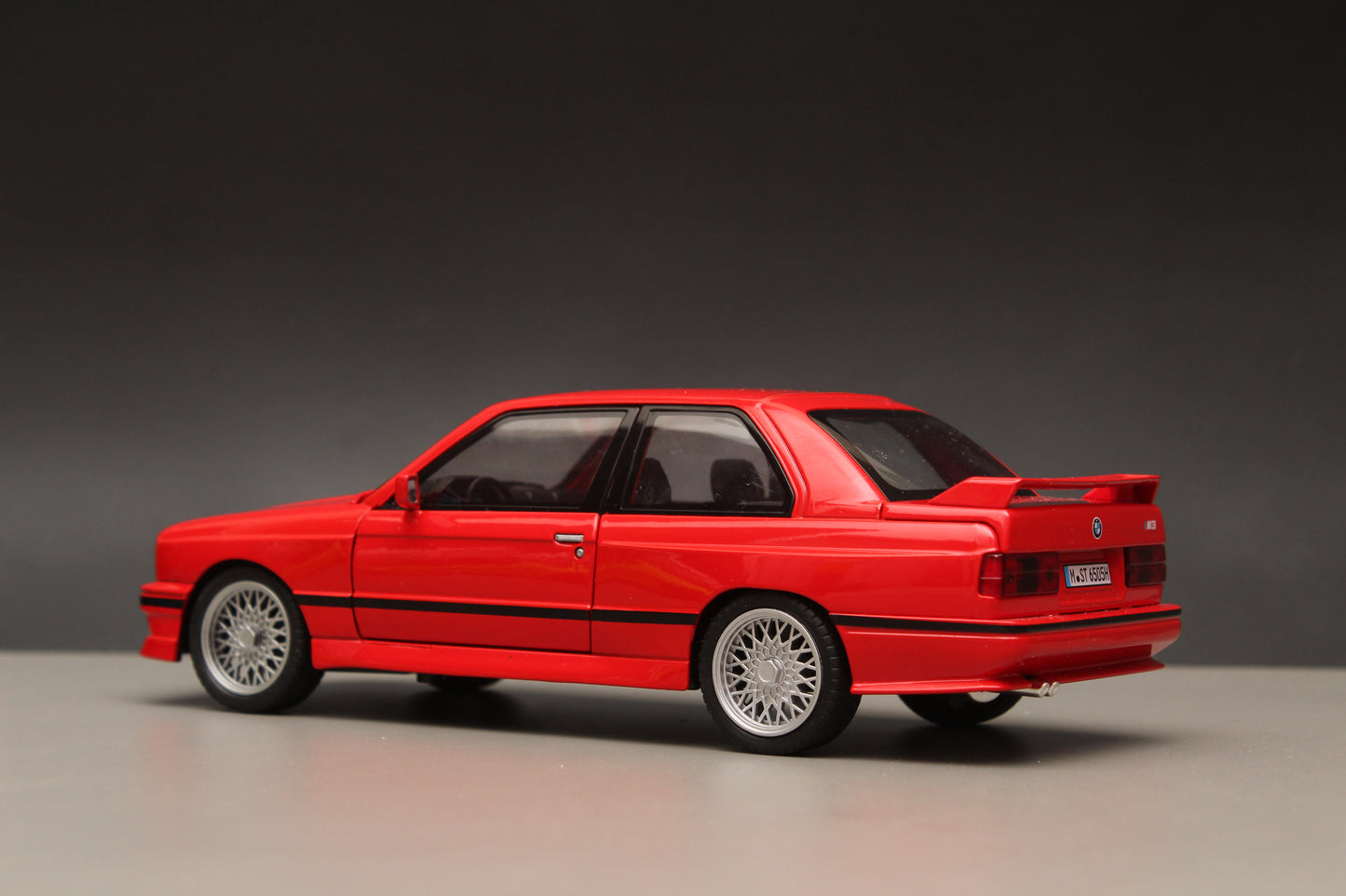 1:24 BMW E30 M3 High Quality Diecast (Red) - Kunju Vandi