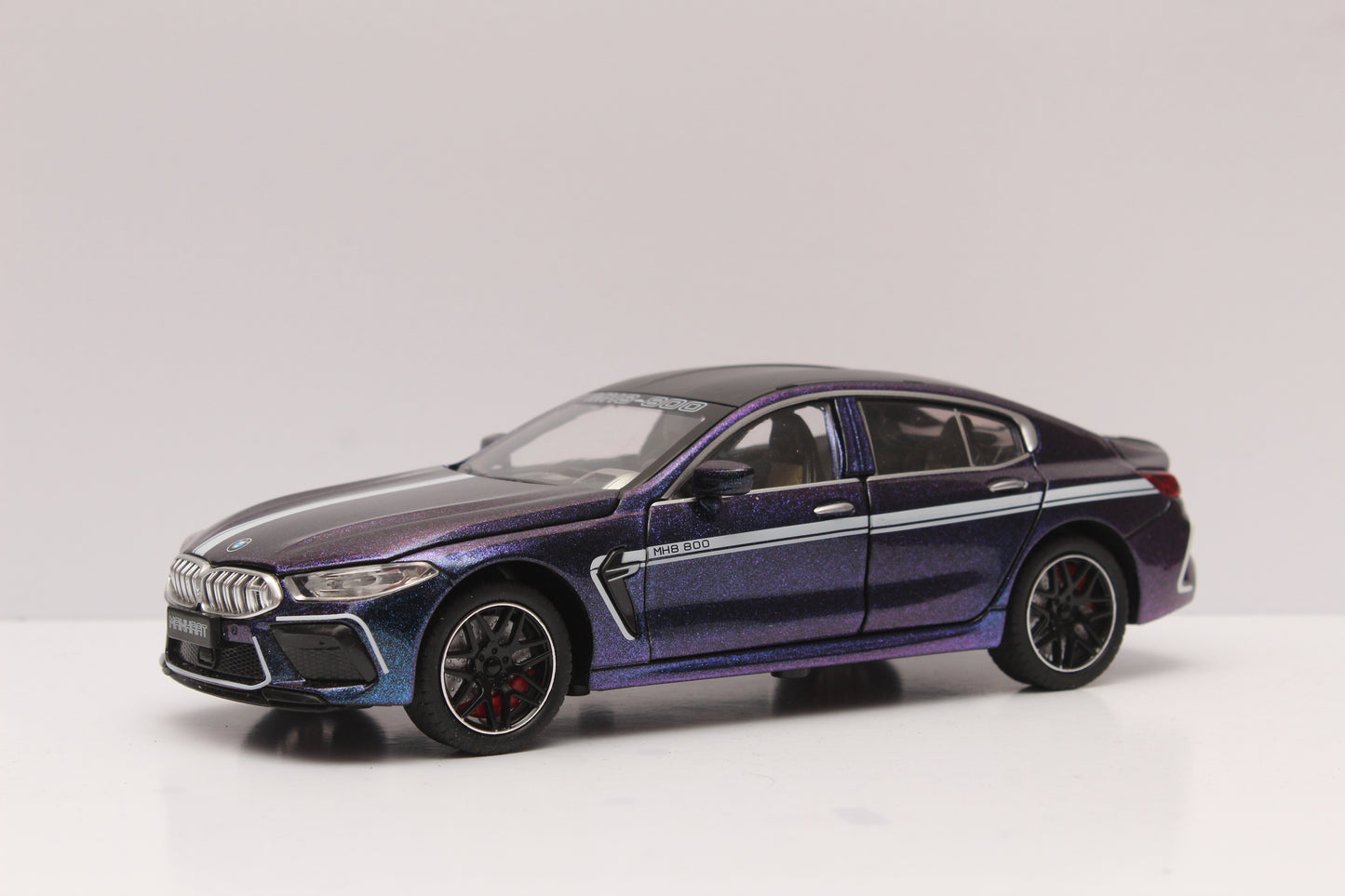 1:24 BMW M8 , Premium Quality Diecast - Kunju Vandi