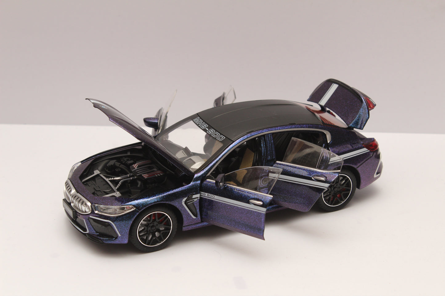 1:24 BMW M8 , Premium Quality Diecast - Kunju Vandi