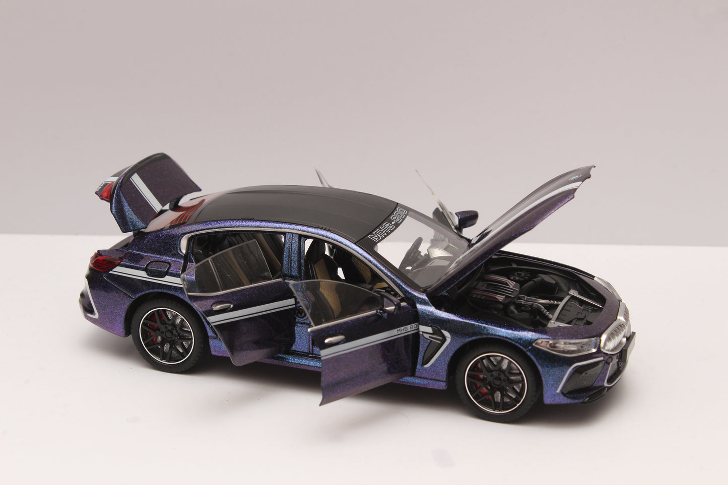 1:24 BMW M8 , Premium Quality Diecast - Kunju Vandi