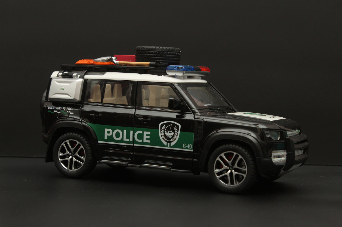 1:24 Defender ,Police Version, Premium Quality Diecast (Black) - Kunju Vandi