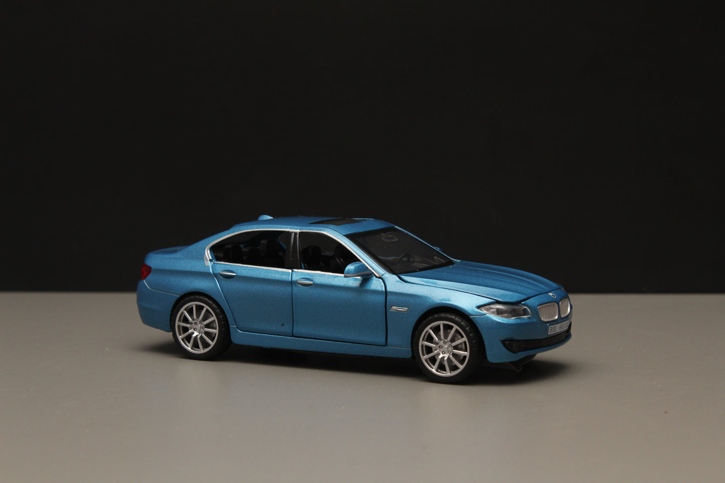 1:32 Bmw Blue Diecast - Kunju Vandi
