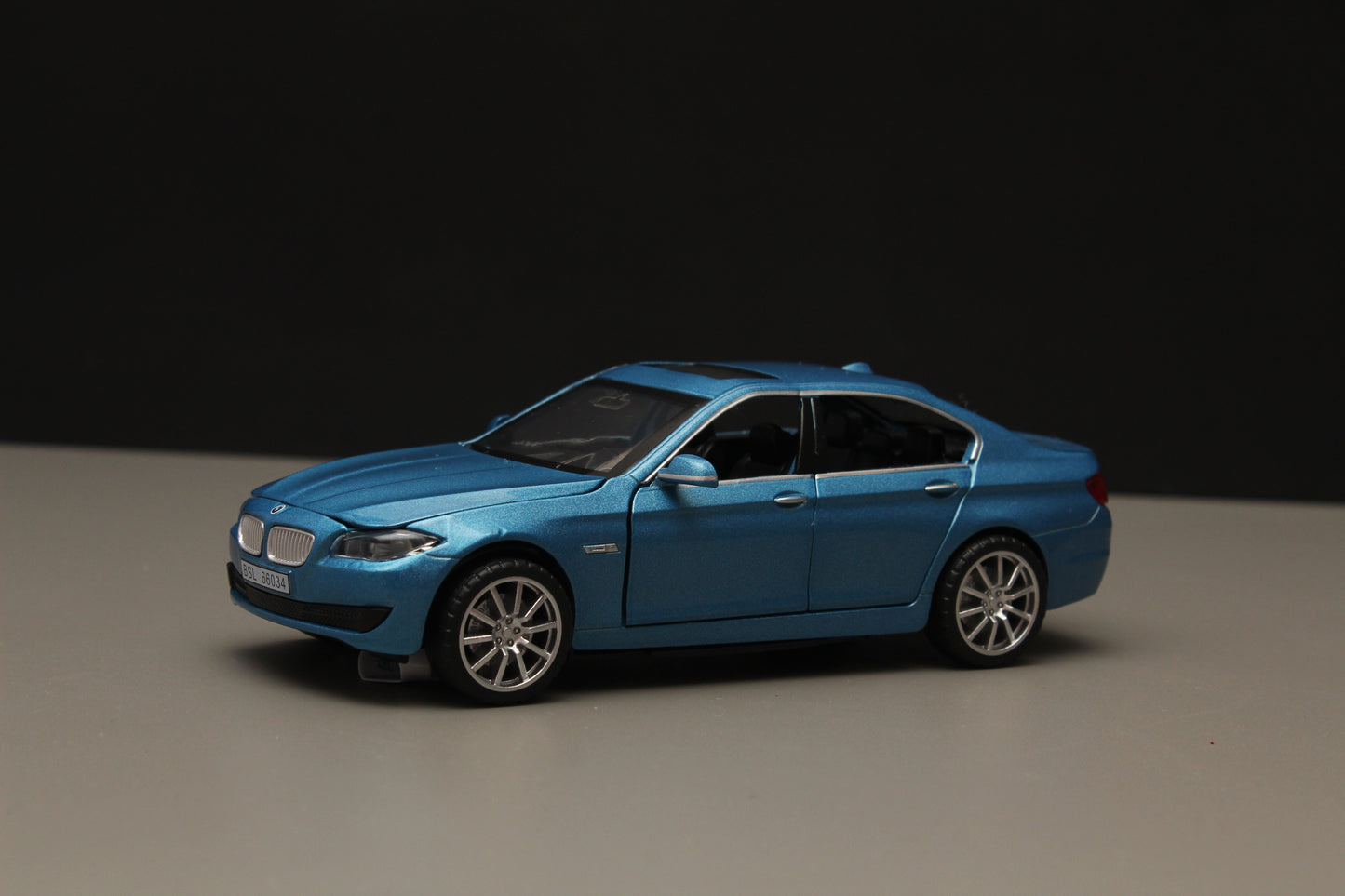1:32 Bmw Blue Diecast - Kunju Vandi