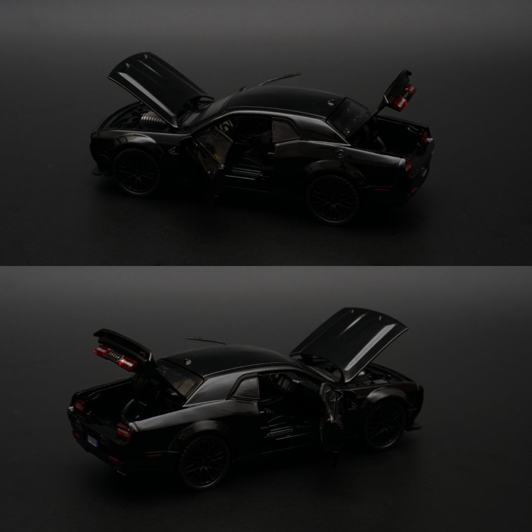 1:32 Dodge Challenger with Lights , Black -  Kunju Vandi