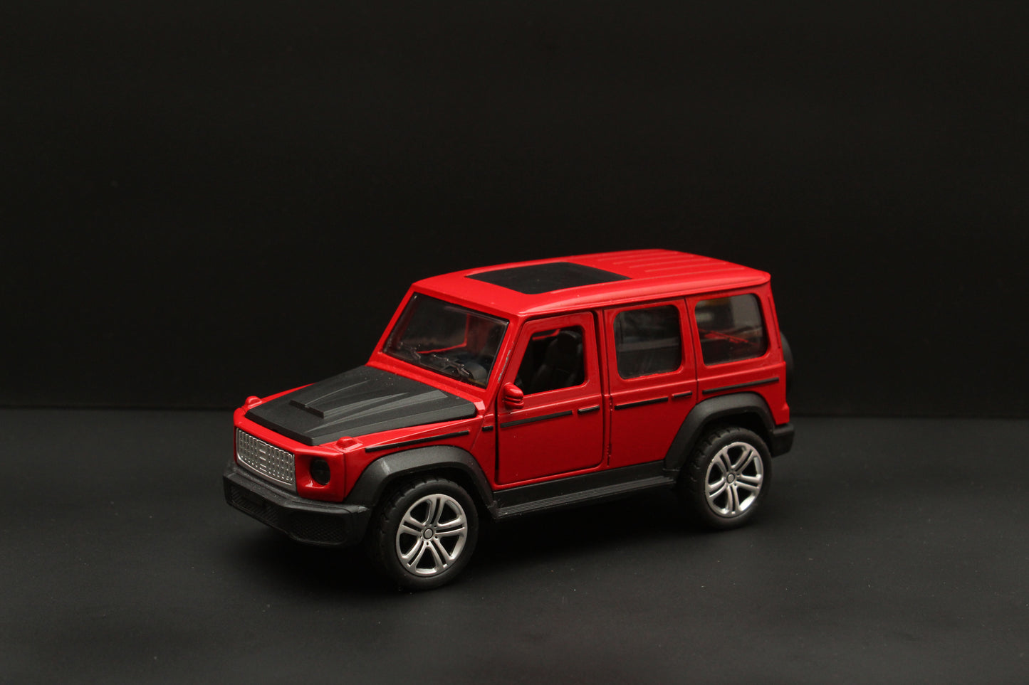 1:32 Gwagon Diecast Red - Kunju Vandi