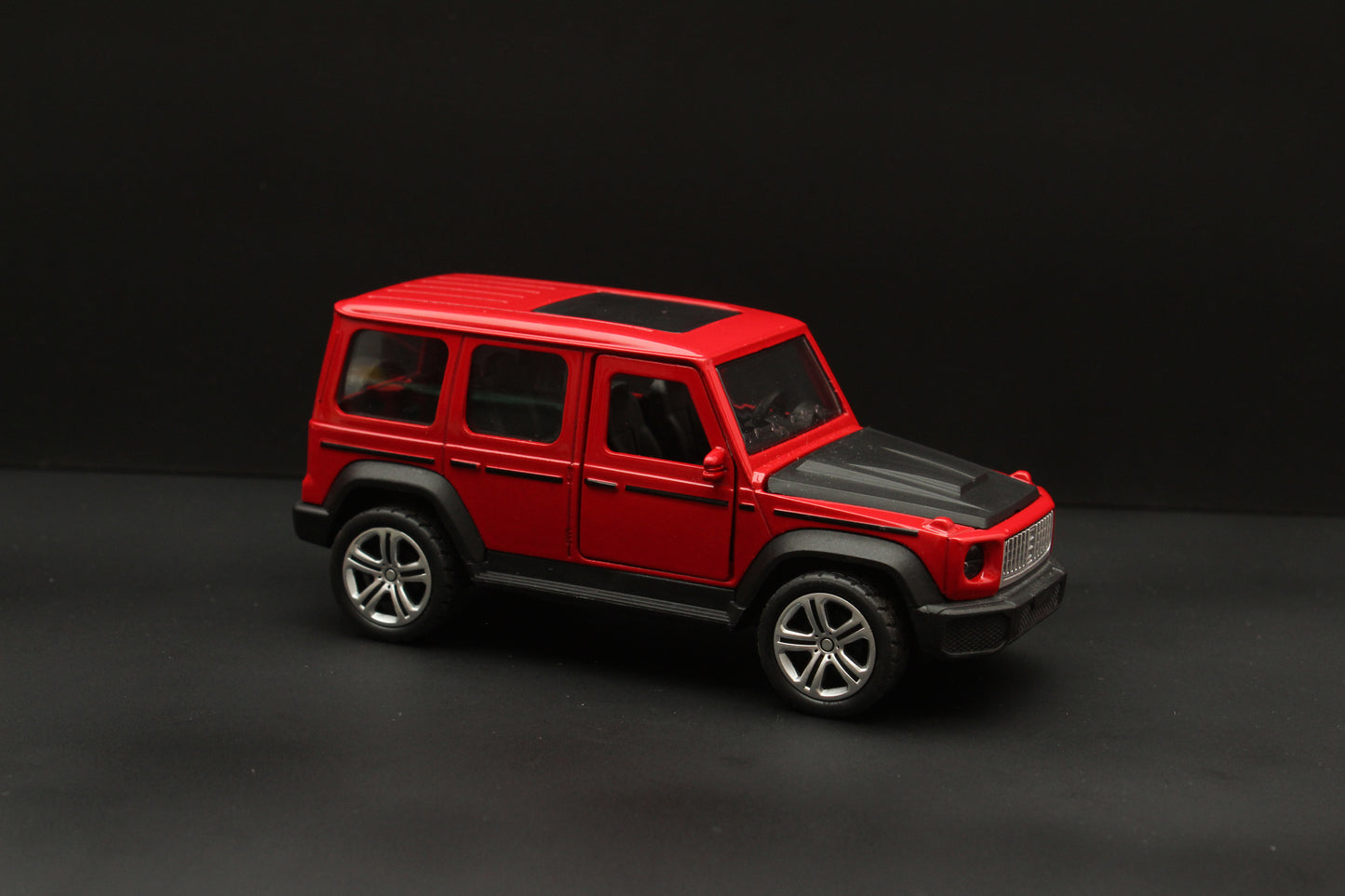1:32 Gwagon Diecast Red - Kunju Vandi