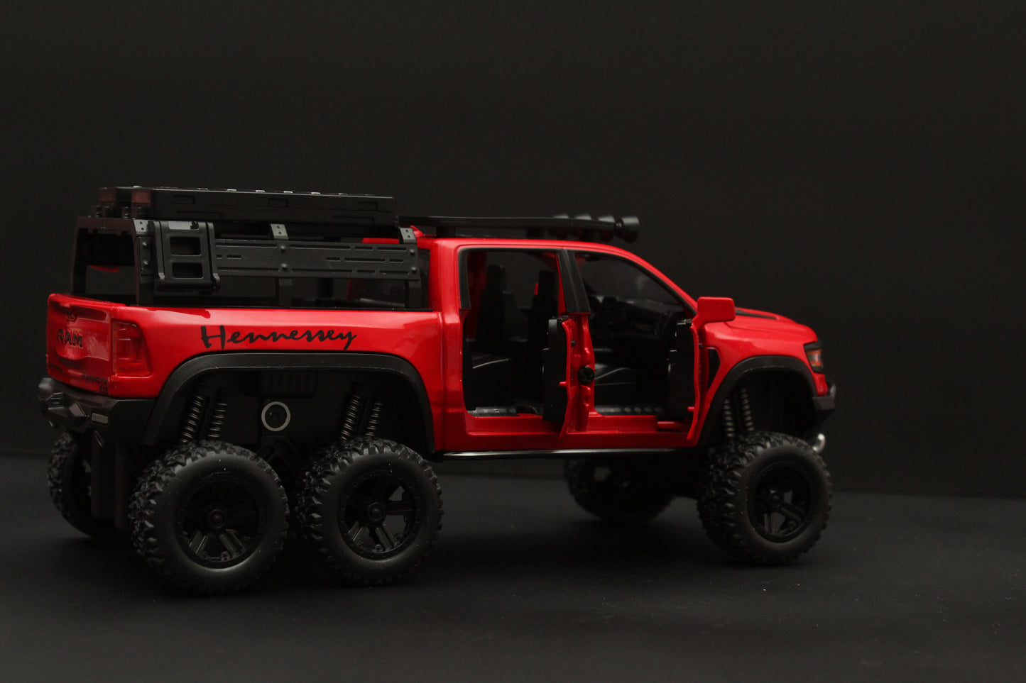 1:32 Ram 6X6 Truck Diecast Red - Kunju Vandi