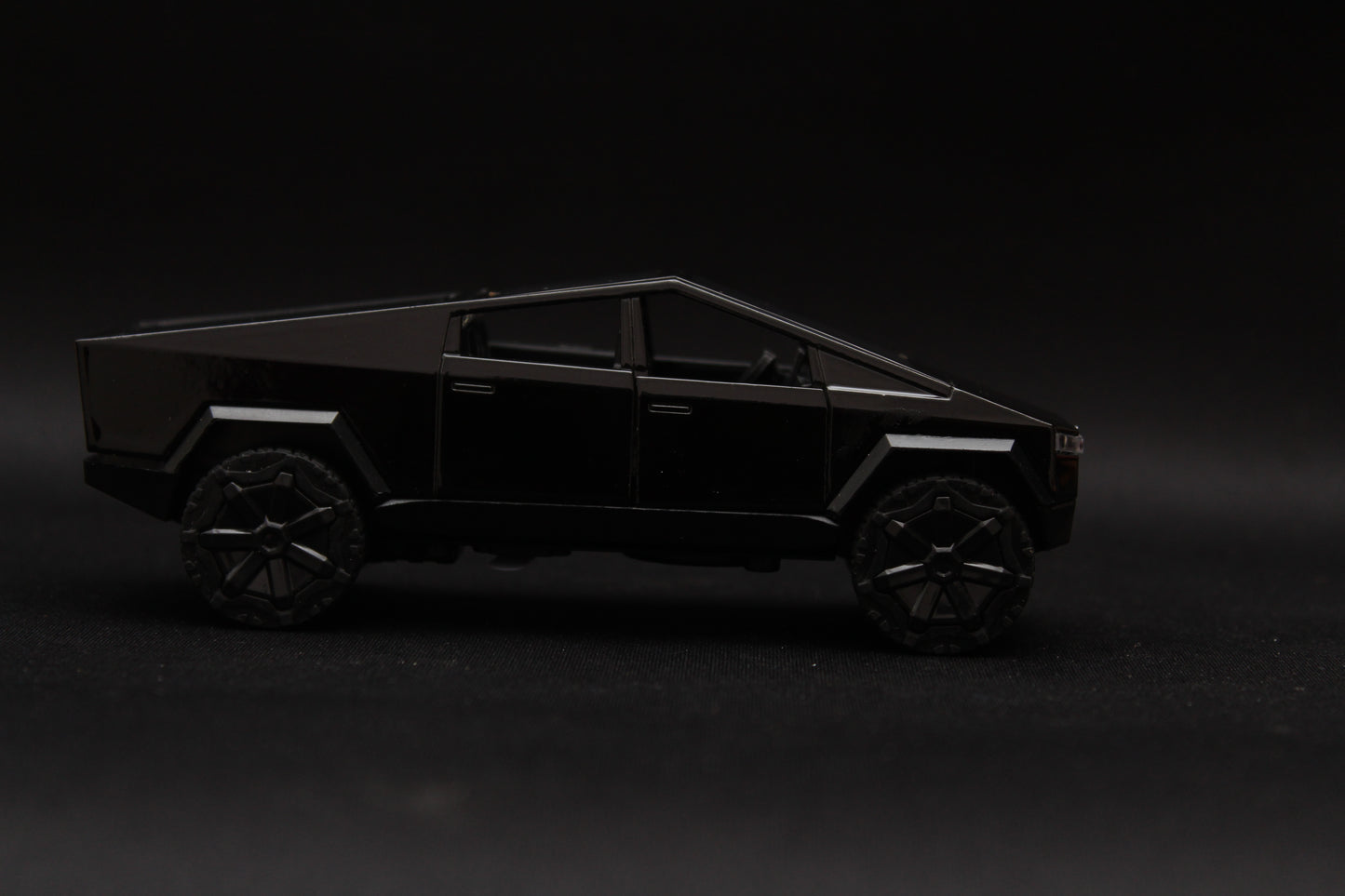 1:36 Cybertruck Black Diecast - Kunju Vandi