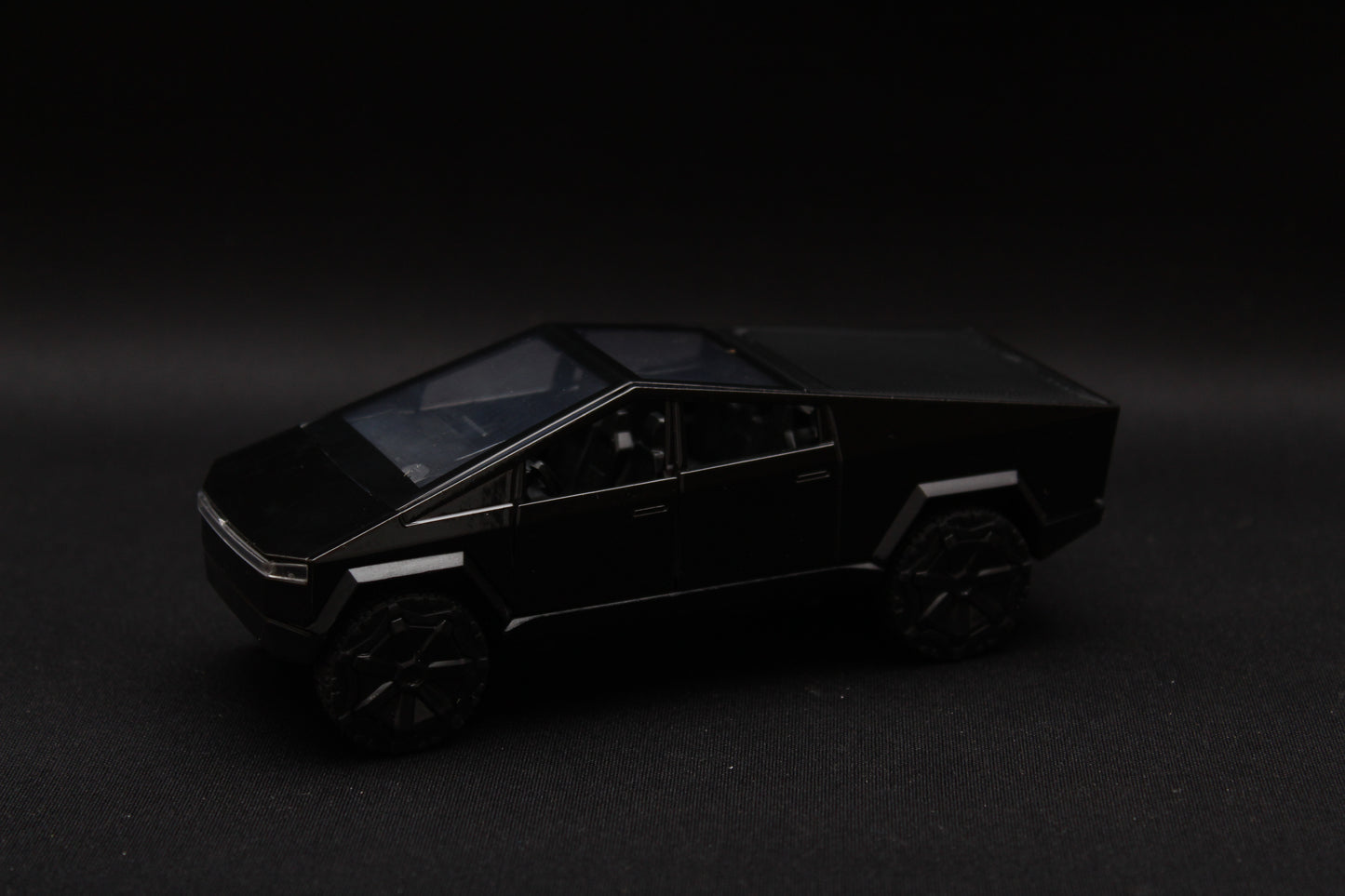 1:36 Cybertruck Black Diecast - Kunju Vandi