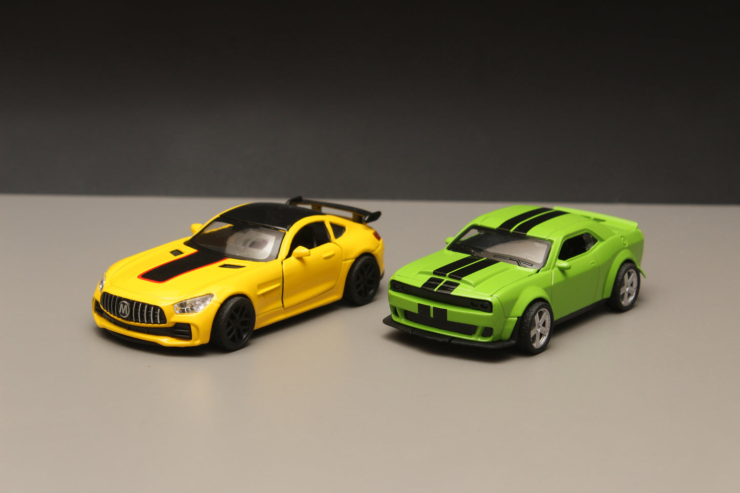 1:36 Dodge , Amg Gt Diecast Combo - Kunju Vandi