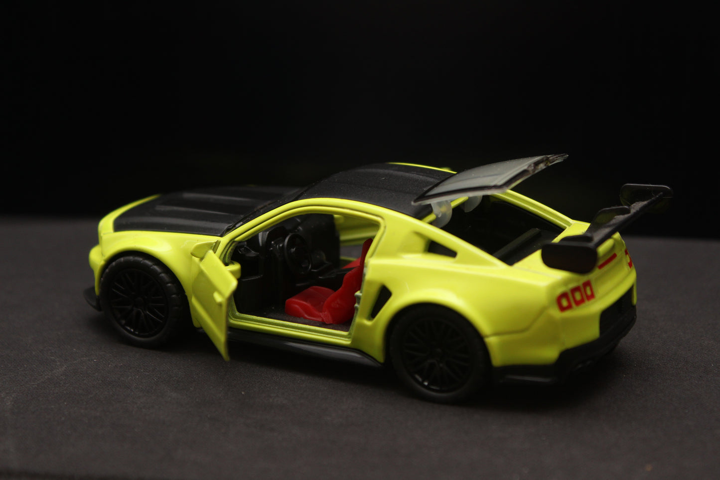 1:36 Mustang (Green) Diecast - Kunju Vandi
