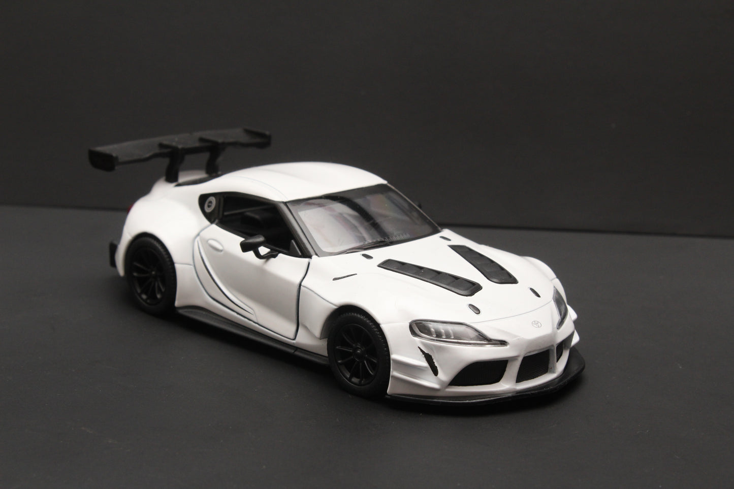 1:38 kinsmart Toyota GR Supra , White - Kunju Vandi