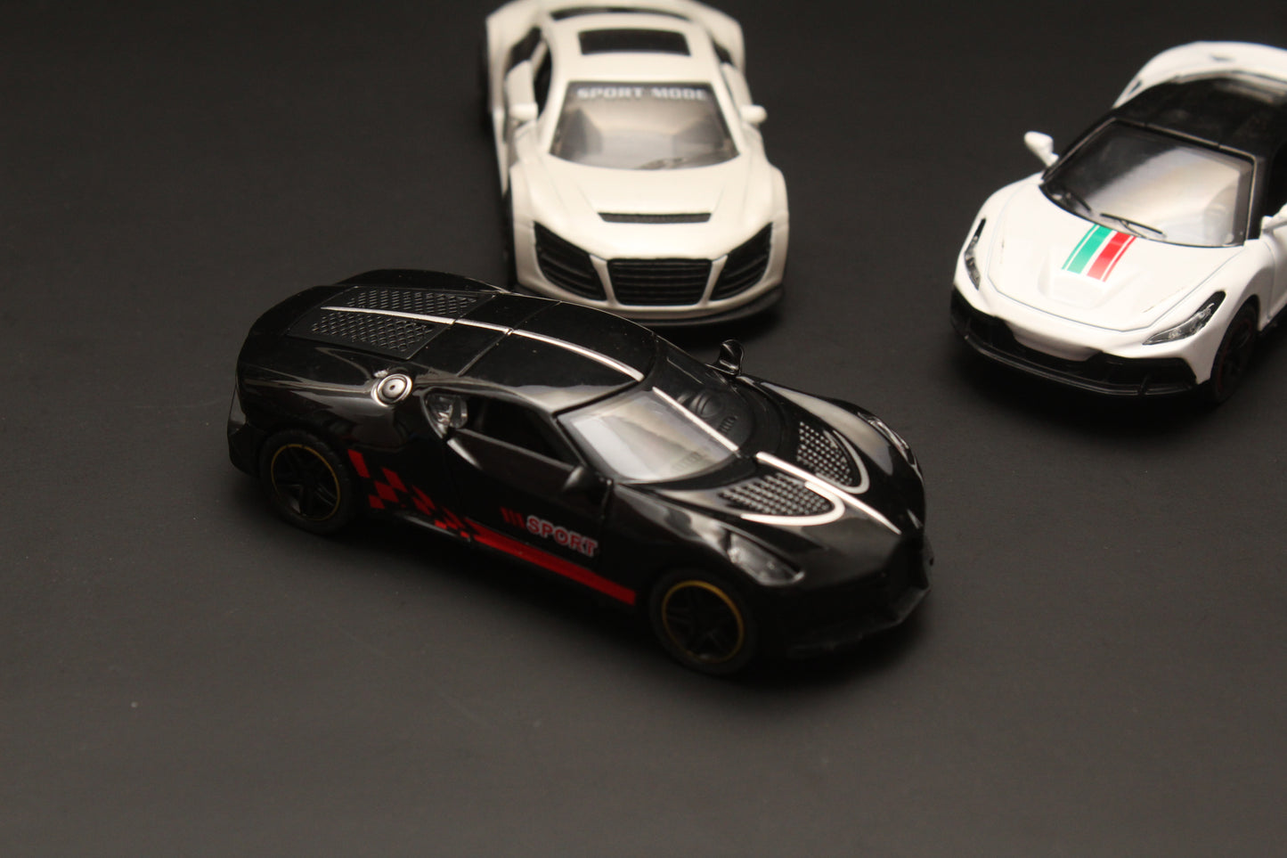 1:43 Audi , Bugatti , Ferrari Diecast Combo - Kunju Vandi