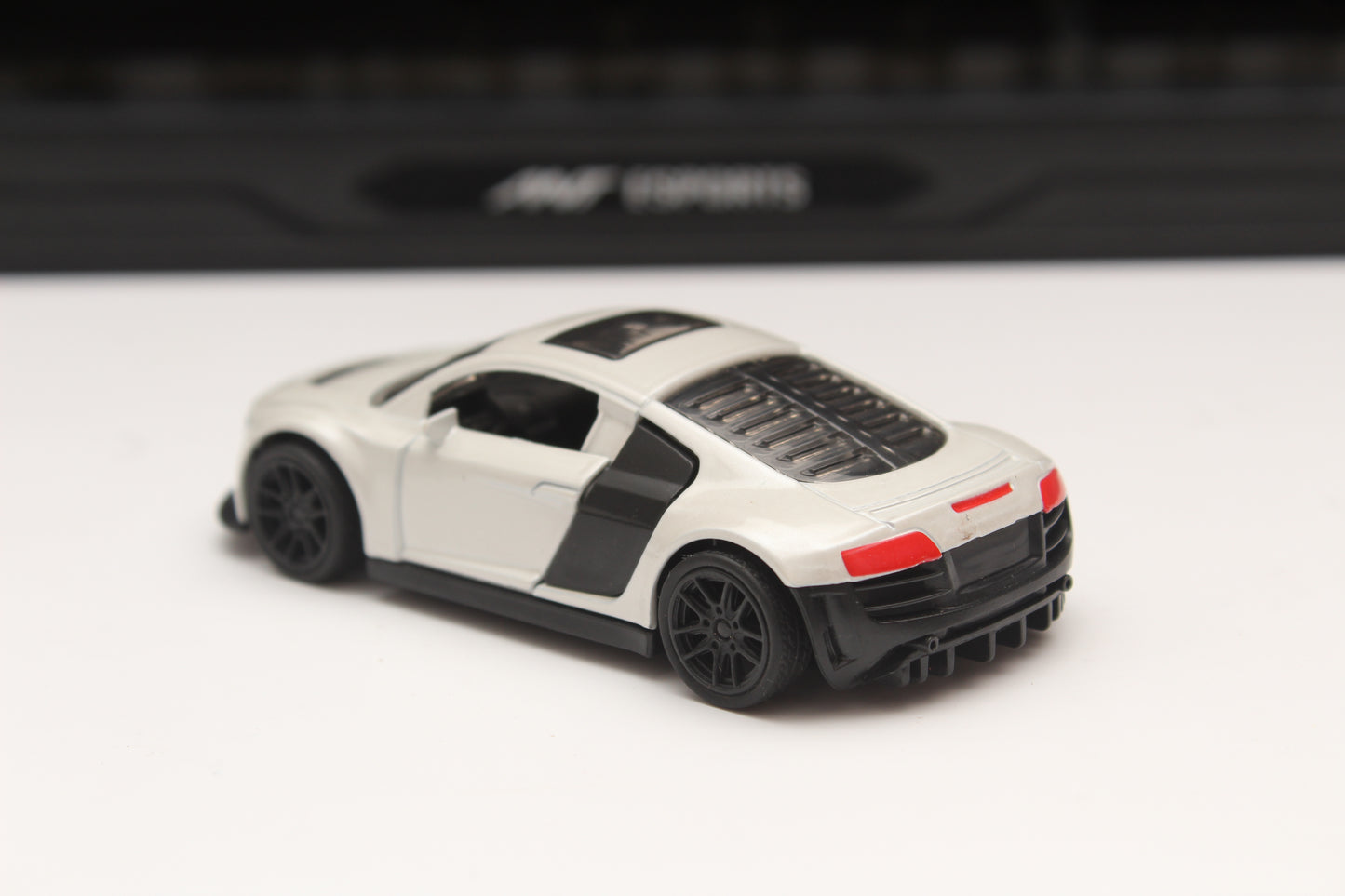 1:43 Audi Diecast White - Kunju Vandi