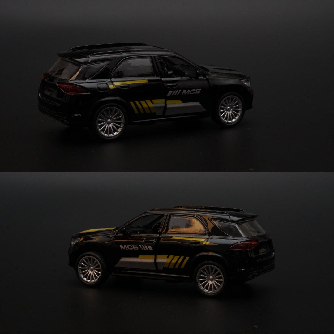1:43 Benz Diecast Black strips - Kunju Vandi
