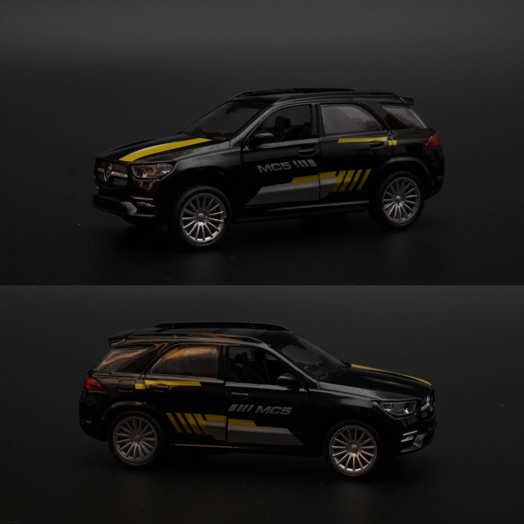 1:43 Benz Diecast Black strips - Kunju Vandi