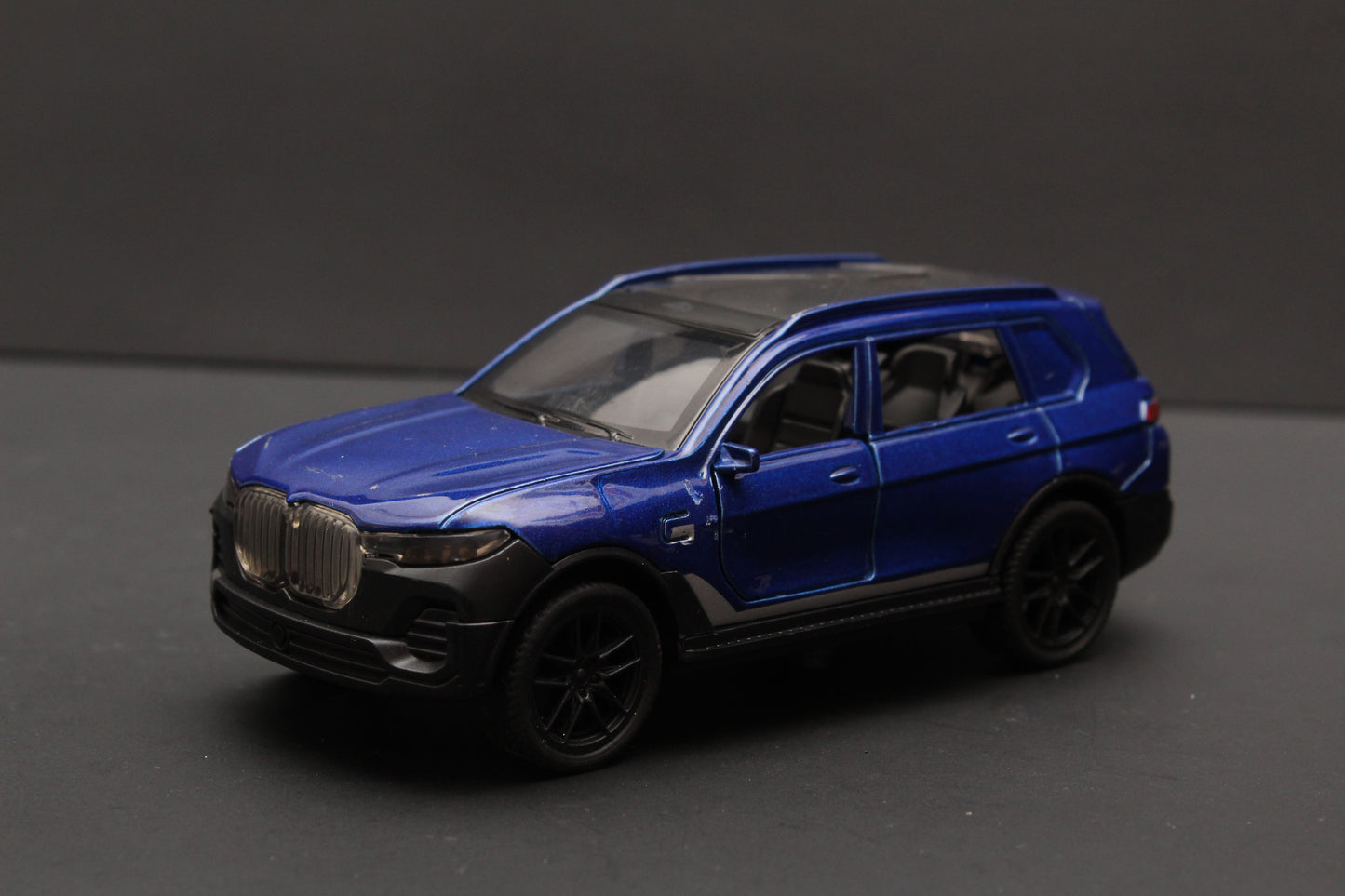 1:43 Bmw Blue - Kunju Vandi