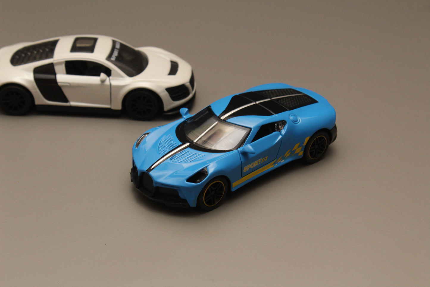 1:43 Bugatti , Audi Diecast Combo - Kunju Vandi