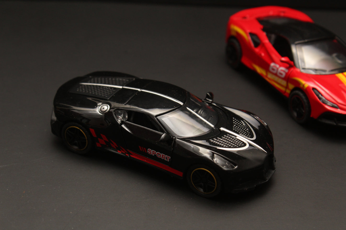 1:43 Ferrari , Bugatti Diecast Combo - Kunju Vandi