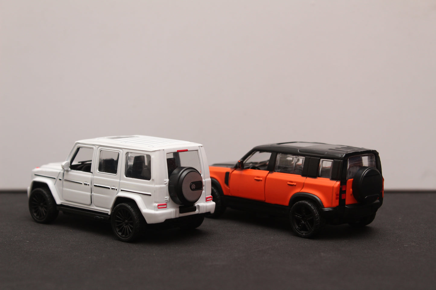 1:43 Gwagon , Defender Diecast Combo - Kunju Vandi