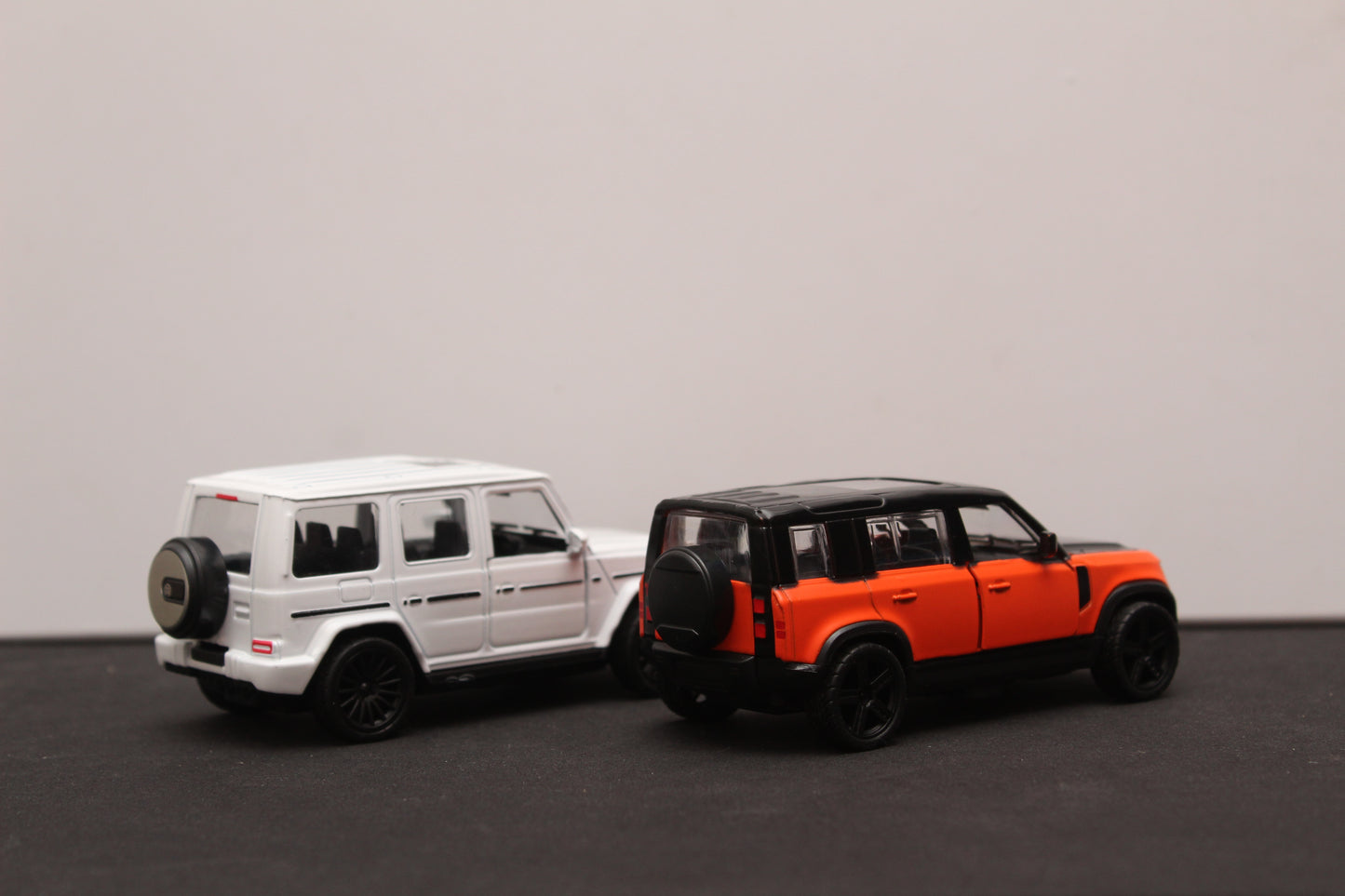 1:43 Gwagon , Defender Diecast Combo - Kunju Vandi