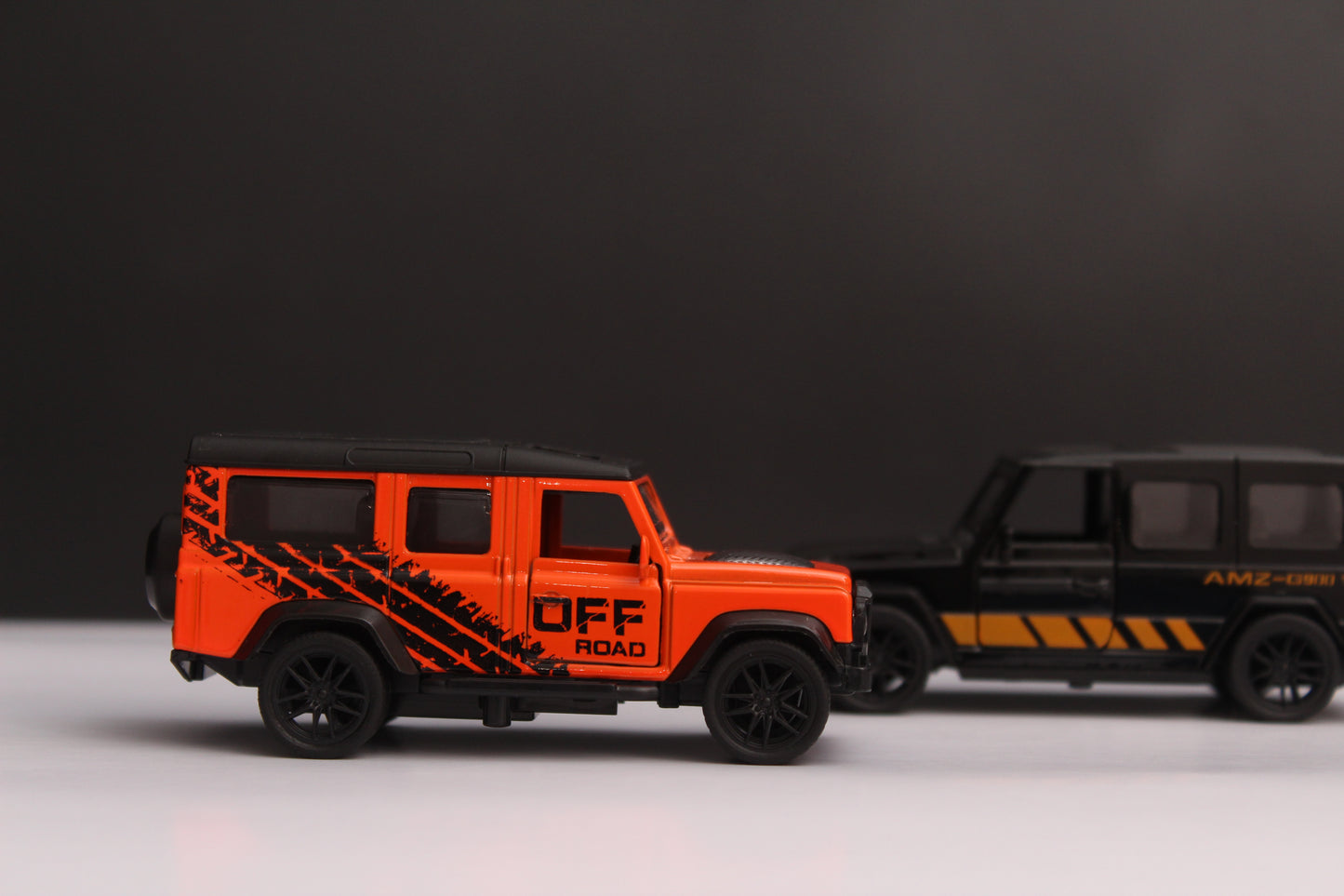 1:43 Gwagon , Defender Diecast Combo -  Kunju Vandi