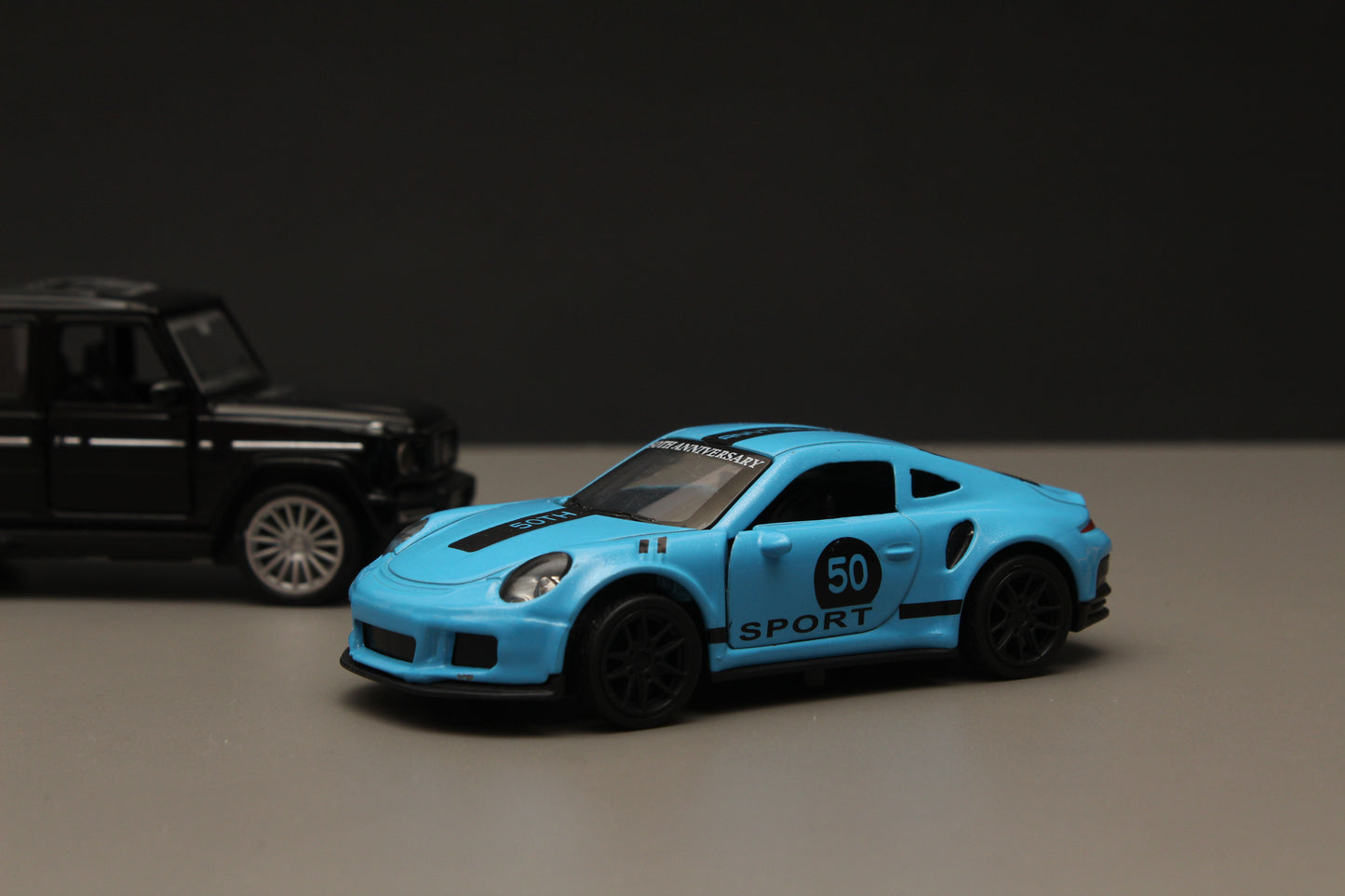 1:43 Gwagon, Porsche Diecast Combo - Kunju Vandi
