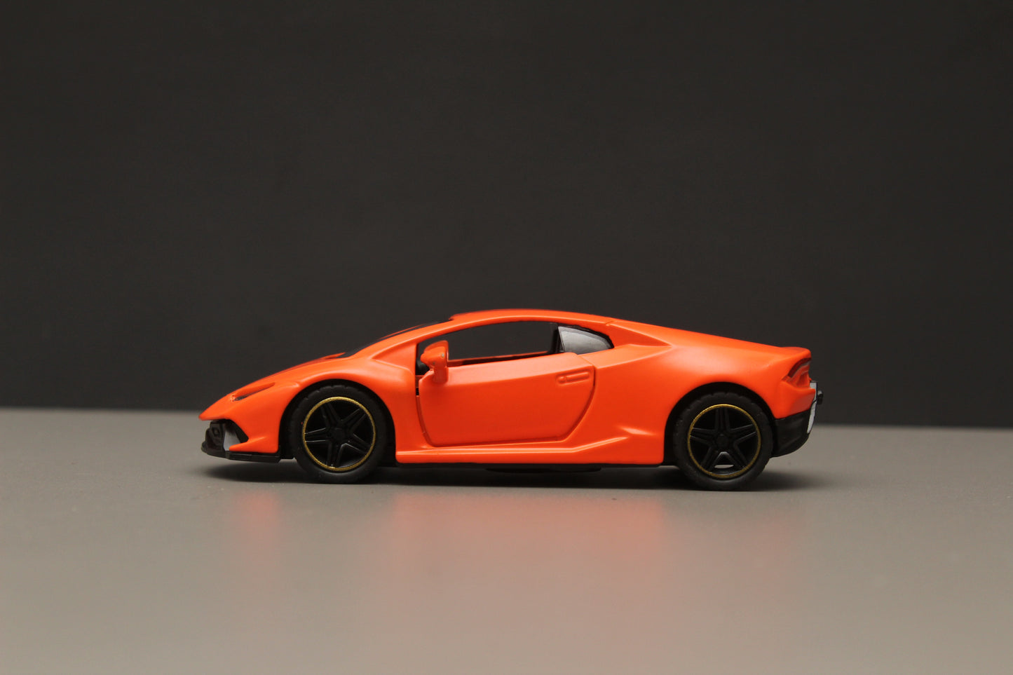1:43 Lamborghini Diecast Orange - Kunju Vandi