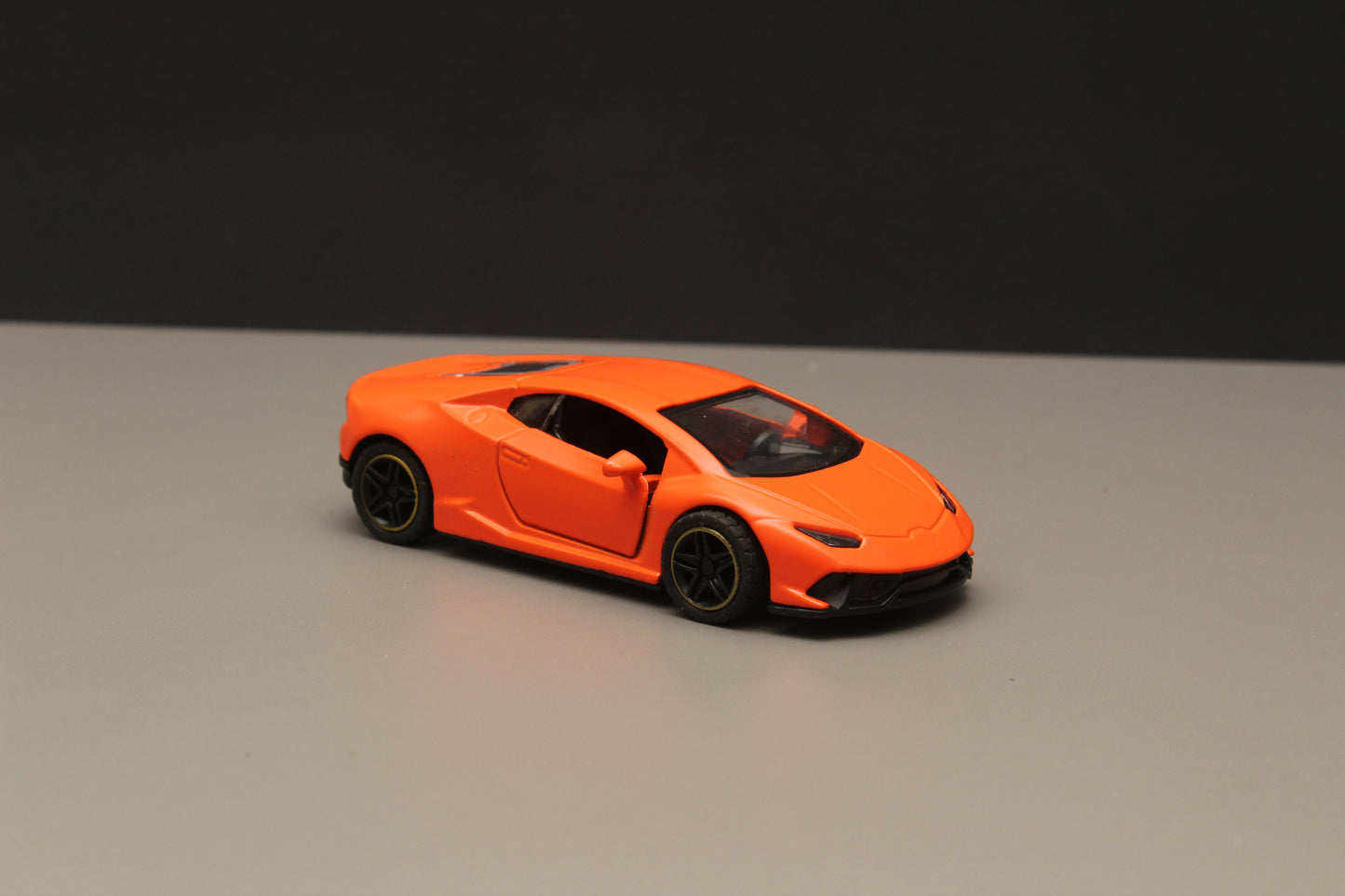 1:43 Lamborghini Diecast Orange - Kunju Vandi