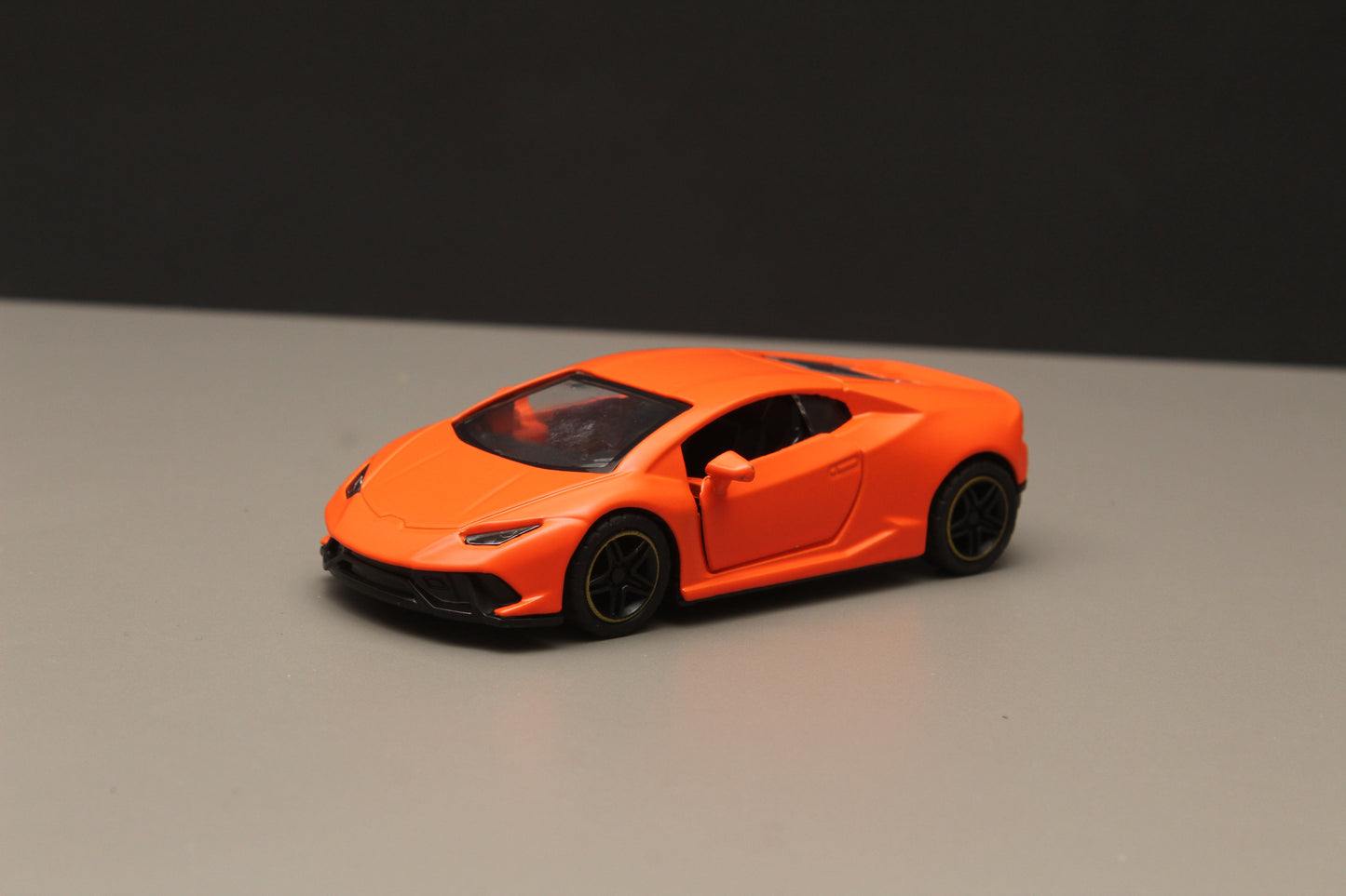 1:43 Lamborghini Diecast Orange - Kunju Vandi
