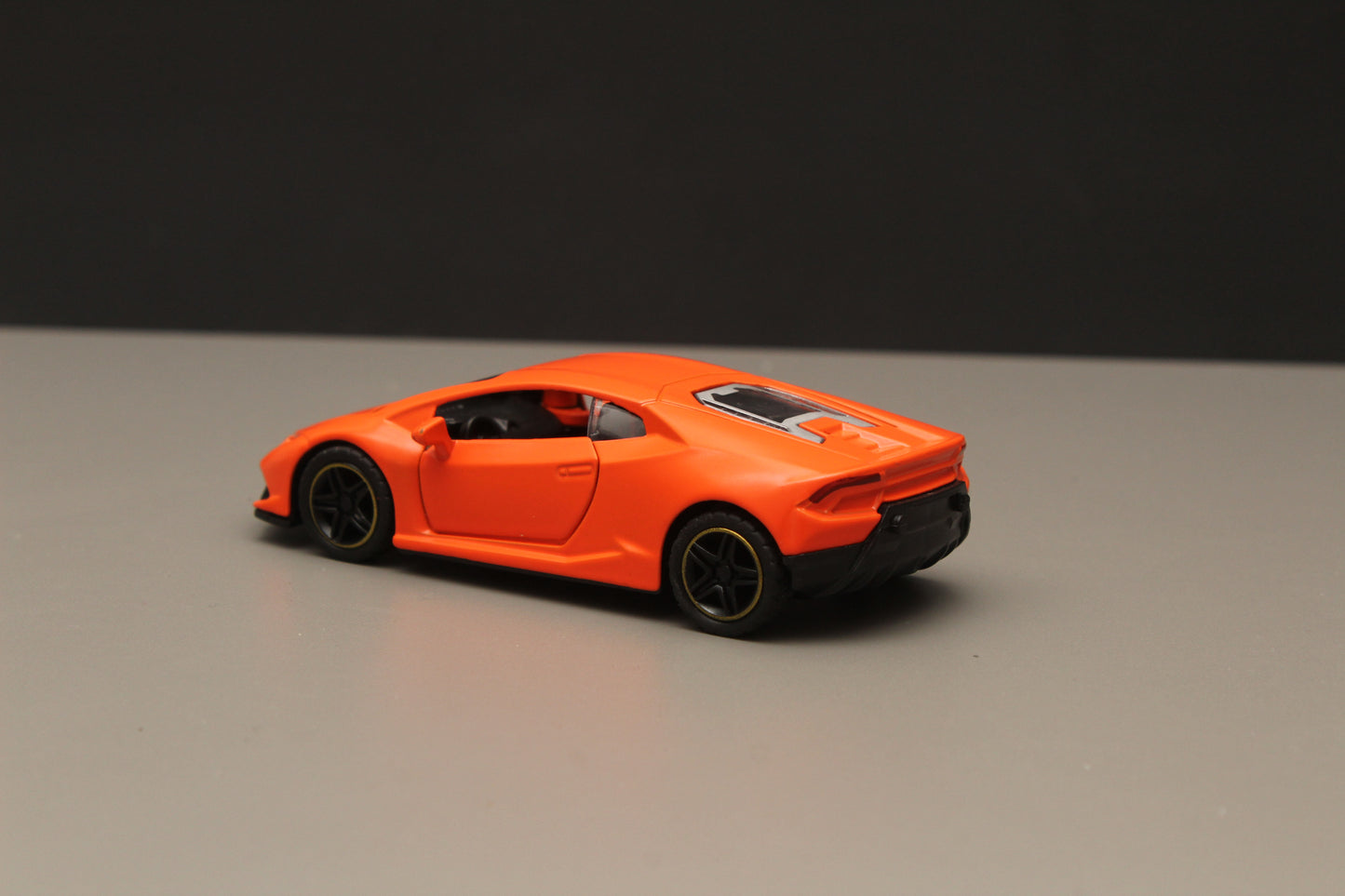 1:43 Lamborghini Diecast Orange - Kunju Vandi