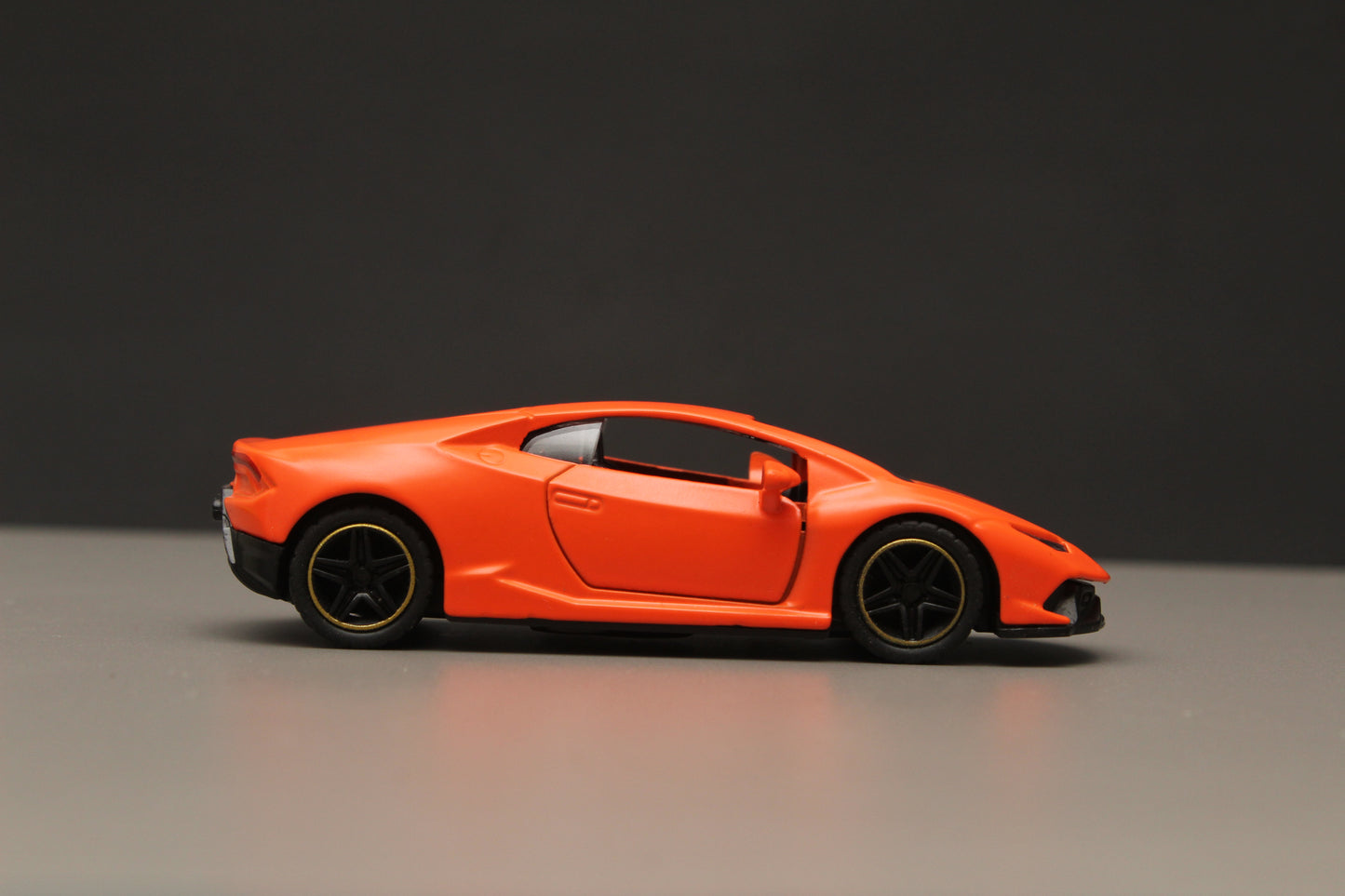 1:43 Lamborghini Diecast Orange - Kunju Vandi
