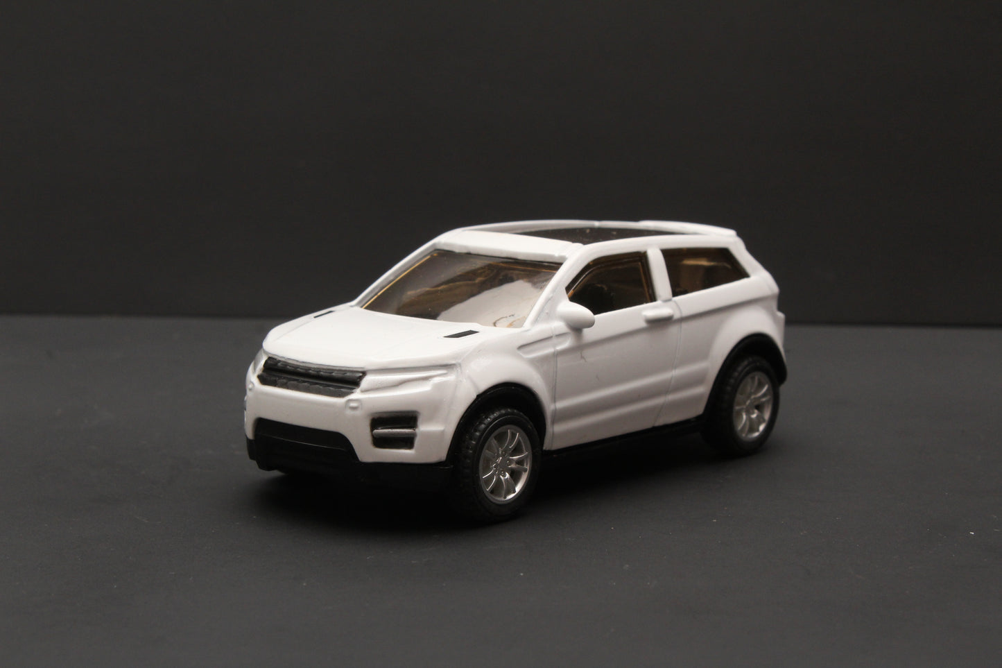 1:43 Range Rover Diecast White - Kunju Vandi