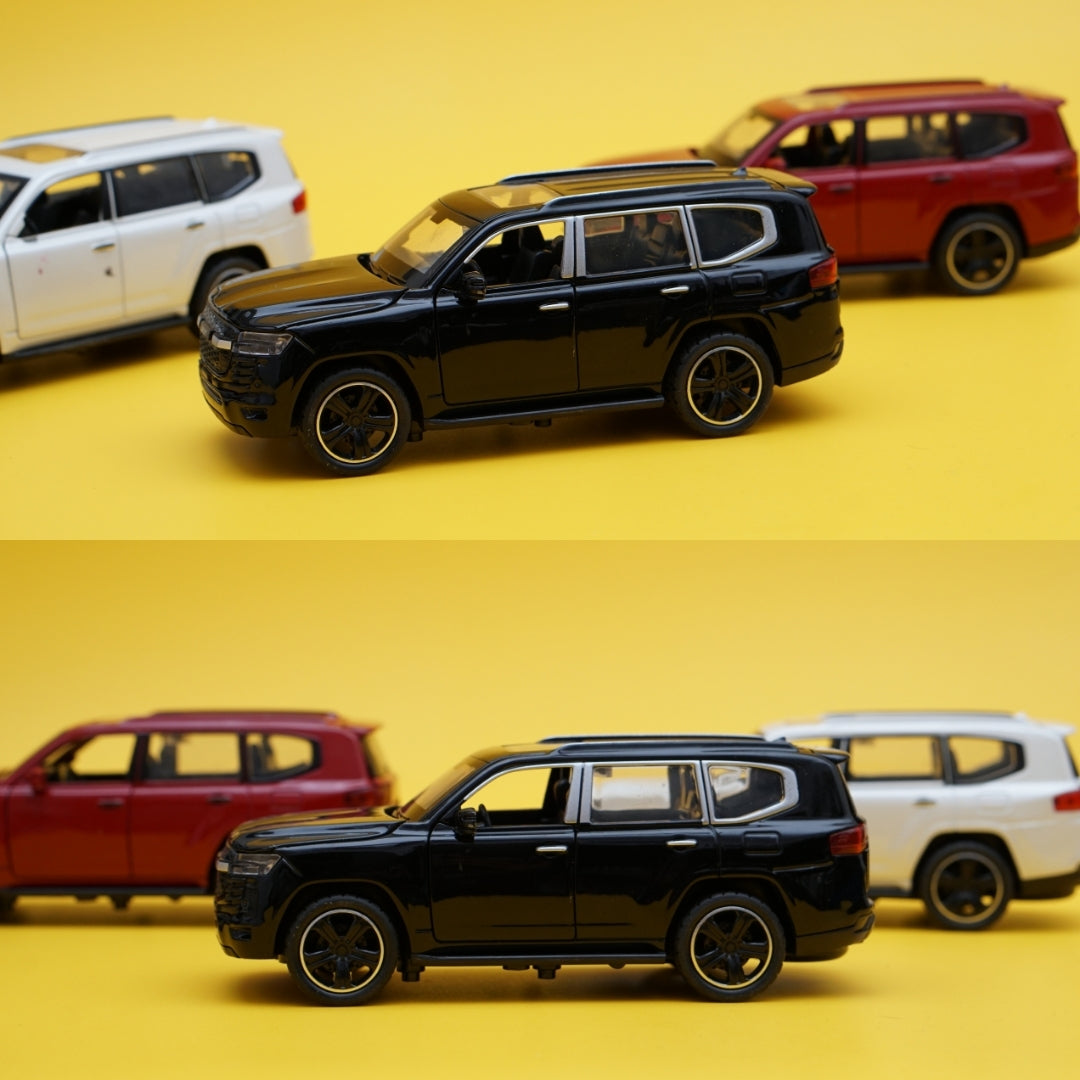 1:32 Land Cruiser (Minor Damaged) Diecast, Stock Clearing , prepaid Only