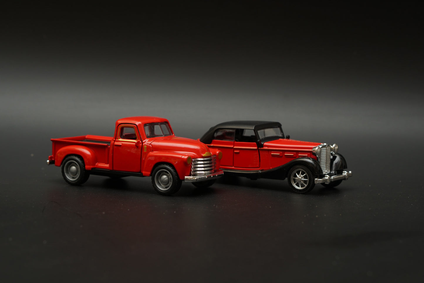 Chevy Pickup truck , 1932 Horch Diecast Combo (Red,Red)