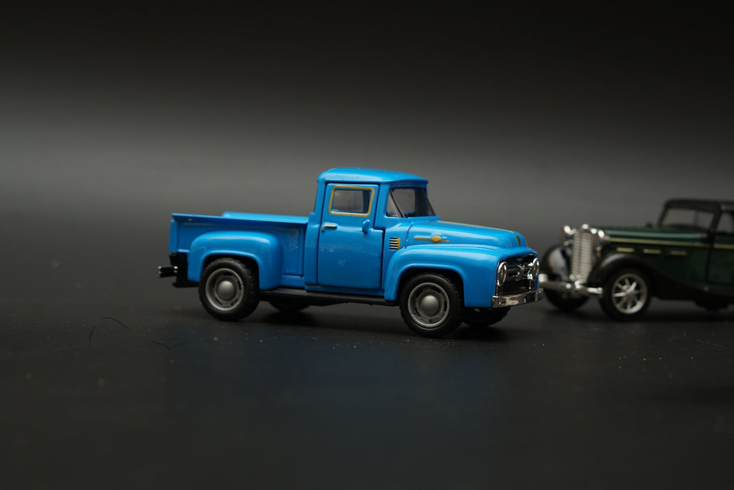 Ford Pickup Truck , 1932 Horch Diecast Combo (Green,Blue)
