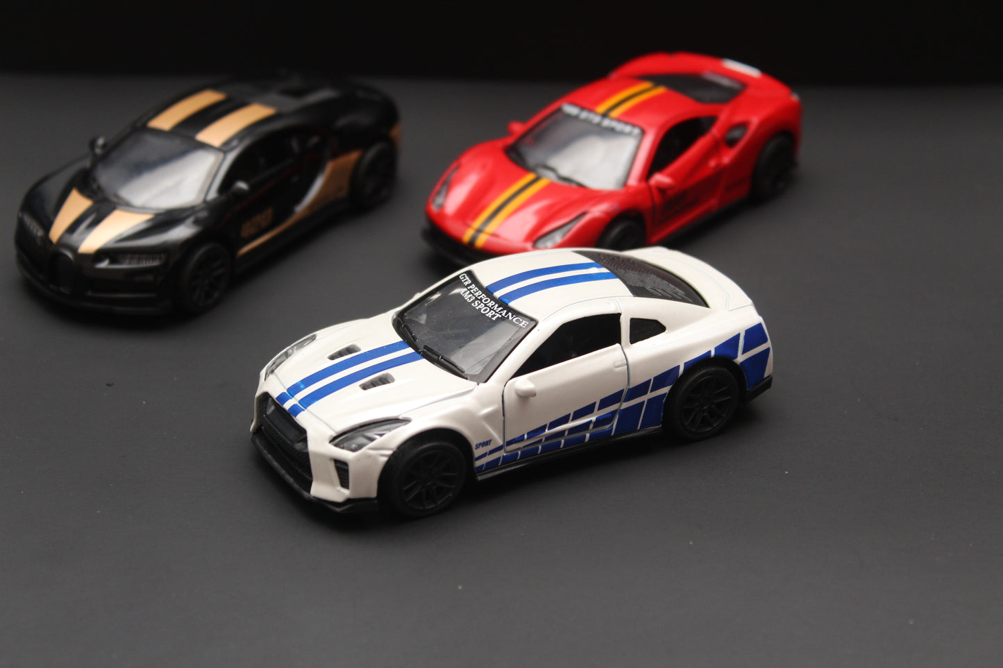 1:43 Bugatti , GTR , Ferrari Diecast Combo - Kunju Vandi