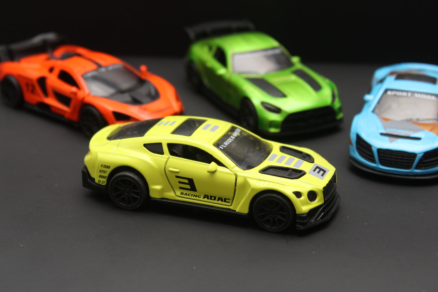 1:43 4Pcs Diecast Combo - Kunju Vandi