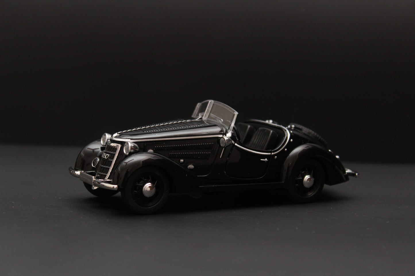 1:32 Audi Vintage Metal DieCast Car , Black - Kunju Vandi