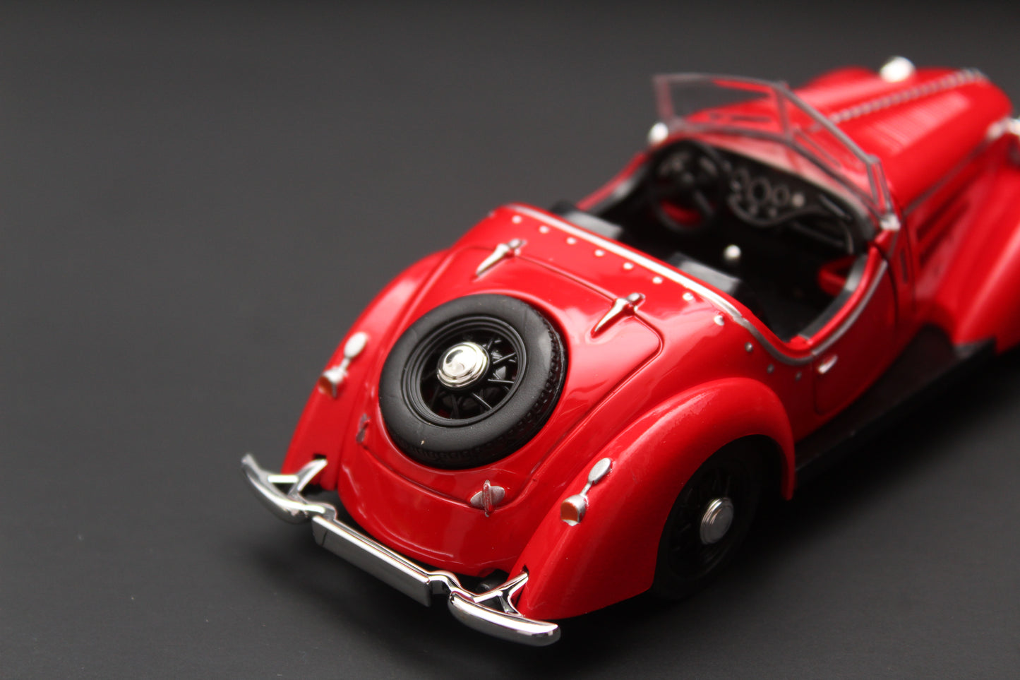 1:32 Audi Vintage Metal DieCast Car , Red - Kunju Vandi