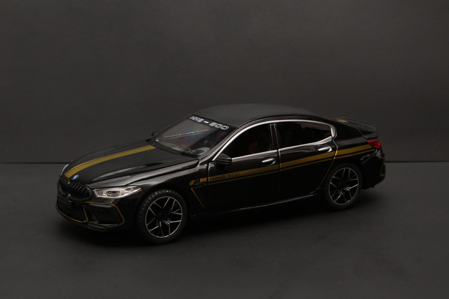 1:24 BMW M8 ,High Quality Black - Kunju Vandi