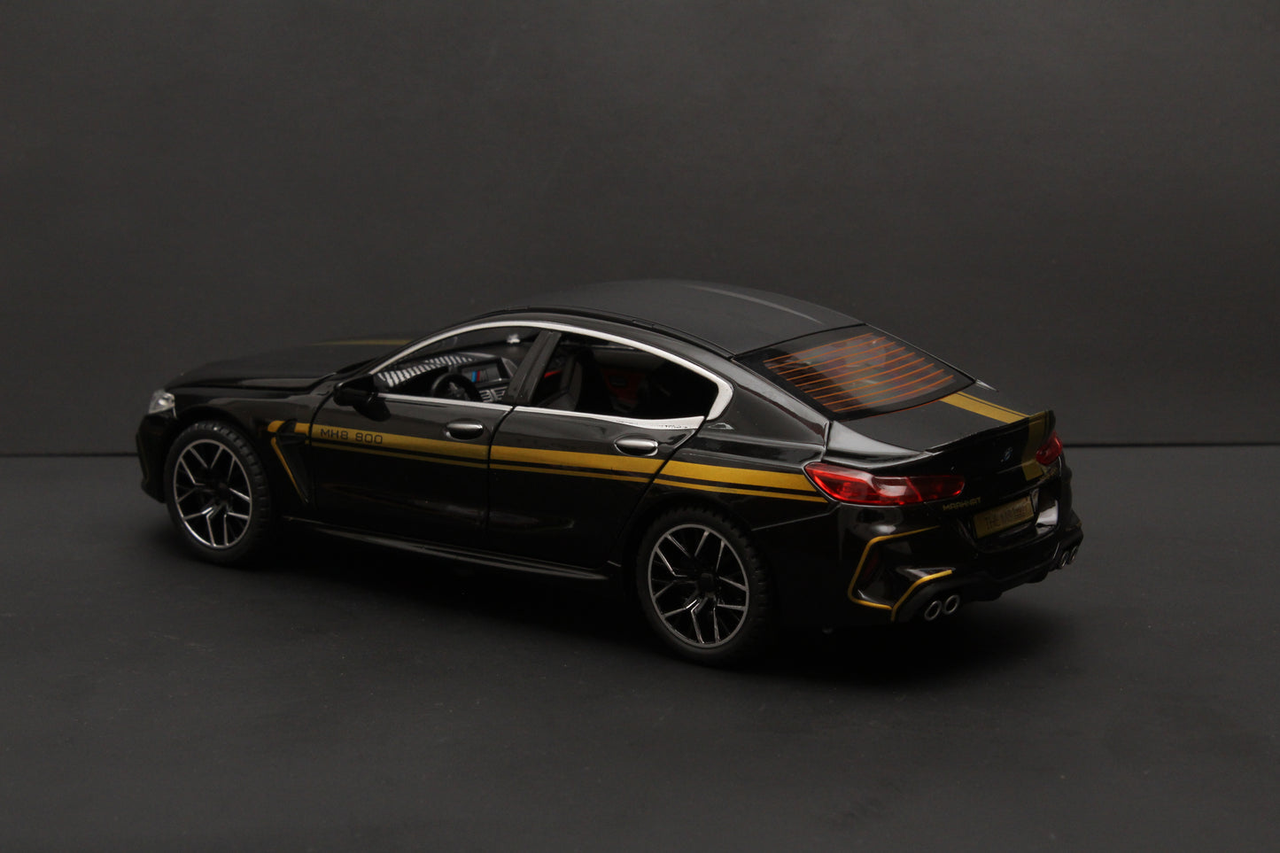 1:24 BMW M8 ,High Quality Black - Kunju Vandi