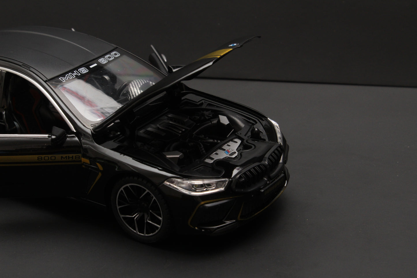 1:24 BMW M8 ,High Quality Black - Kunju Vandi